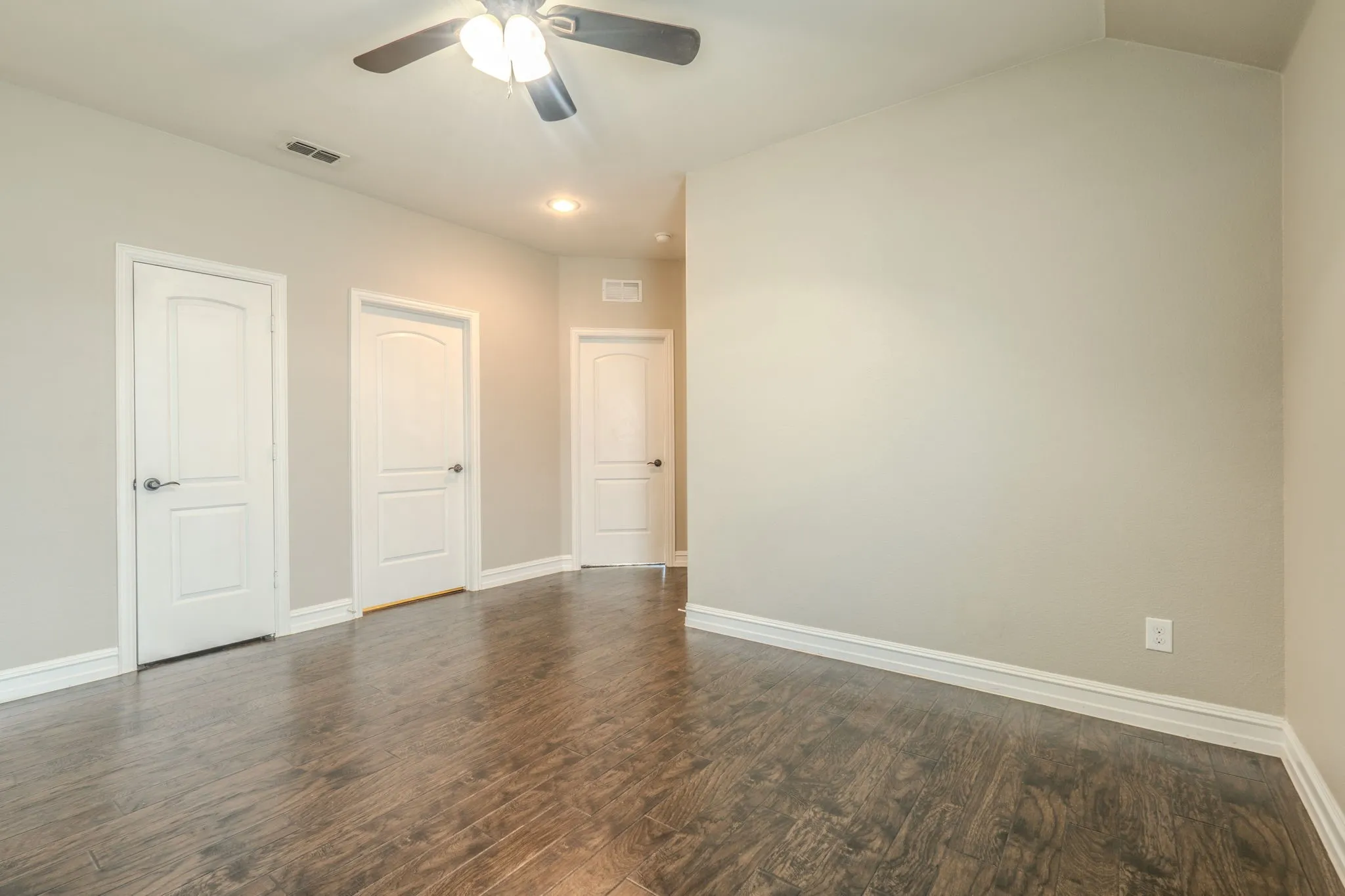 Single Family Residence For Sale in Tarrant County , 2025 Plamera Lane, Fort Worth, Texas 76131, 4 Bedroom, 3 Bathroom, 2 Garage spaces, 2,577 Sqft, built in 2015, mls#21346440, Real Estate Agent in Fort Worth, Homes For Sale in Tarrant county, Homes For Sale in Fort Worth, Realtor in Fort Worth Texas, Real Estate Brokerage Independent Realty Texas, Luminita Cordes Realtor