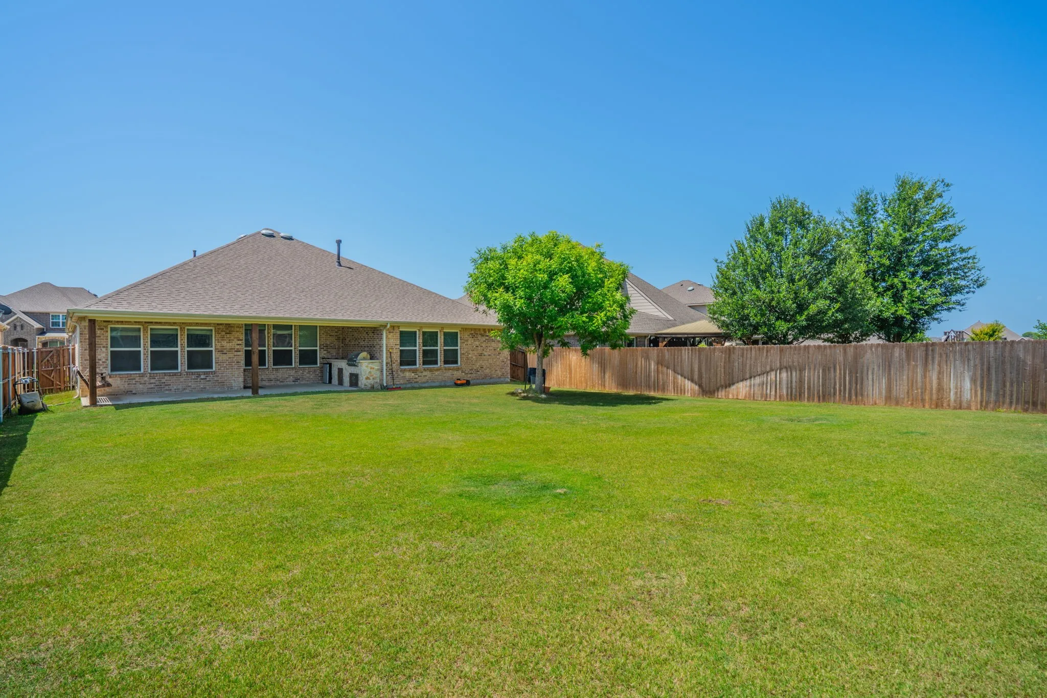 Single Family Residence For Sale in Tarrant County , 2025 Plamera Lane, Fort Worth, Texas 76131, 4 Bedroom, 3 Bathroom, 2 Garage spaces, 2,577 Sqft, built in 2015, mls#21346440, Real Estate Agent in Fort Worth, Homes For Sale in Tarrant county, Homes For Sale in Fort Worth, Realtor in Fort Worth Texas, Real Estate Brokerage Independent Realty Texas, Luminita Cordes Realtor