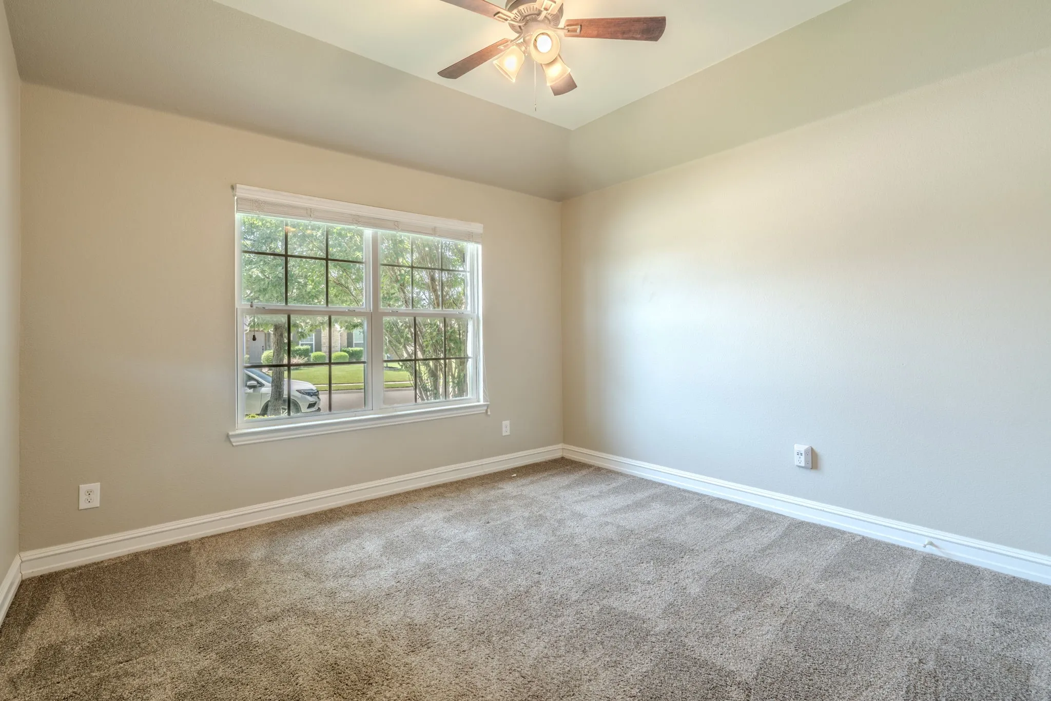 Single Family Residence For Sale in Tarrant County , 2025 Plamera Lane, Fort Worth, Texas 76131, 4 Bedroom, 3 Bathroom, 2 Garage spaces, 2,577 Sqft, built in 2015, mls#21346440, Real Estate Agent in Fort Worth, Homes For Sale in Tarrant county, Homes For Sale in Fort Worth, Realtor in Fort Worth Texas, Real Estate Brokerage Independent Realty Texas, Luminita Cordes Realtor
