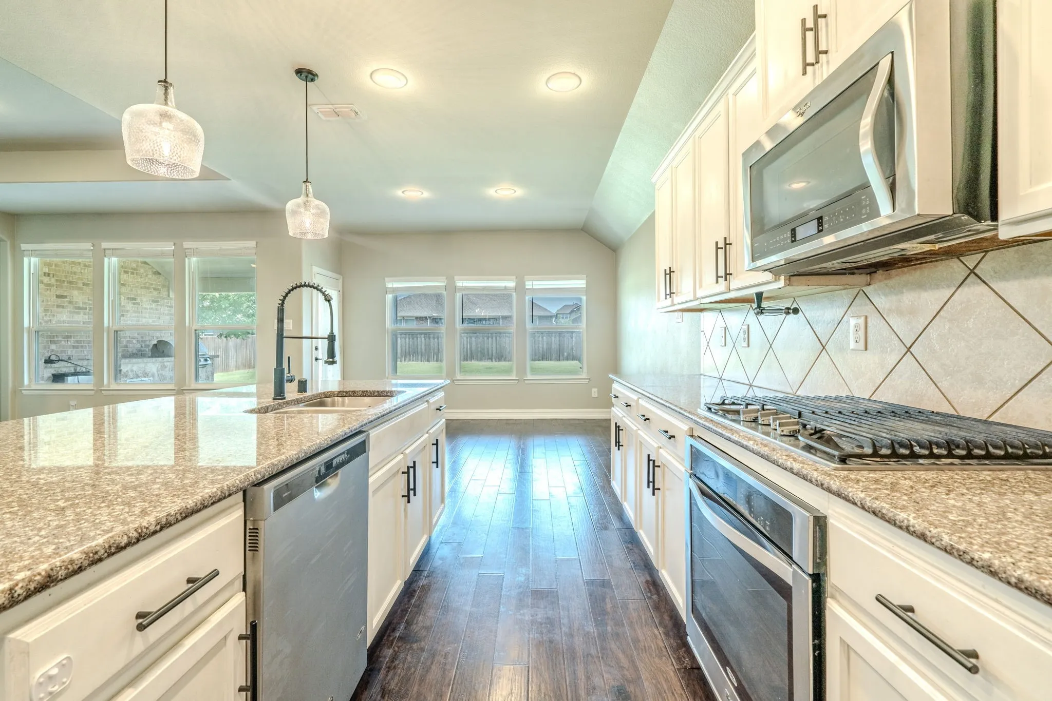 Single Family Residence For Sale in Tarrant County , 2025 Plamera Lane, Fort Worth, Texas 76131, 4 Bedroom, 3 Bathroom, 2 Garage spaces, 2,577 Sqft, built in 2015, mls#21346440, Real Estate Agent in Fort Worth, Homes For Sale in Tarrant county, Homes For Sale in Fort Worth, Realtor in Fort Worth Texas, Real Estate Brokerage Independent Realty Texas, Luminita Cordes Realtor