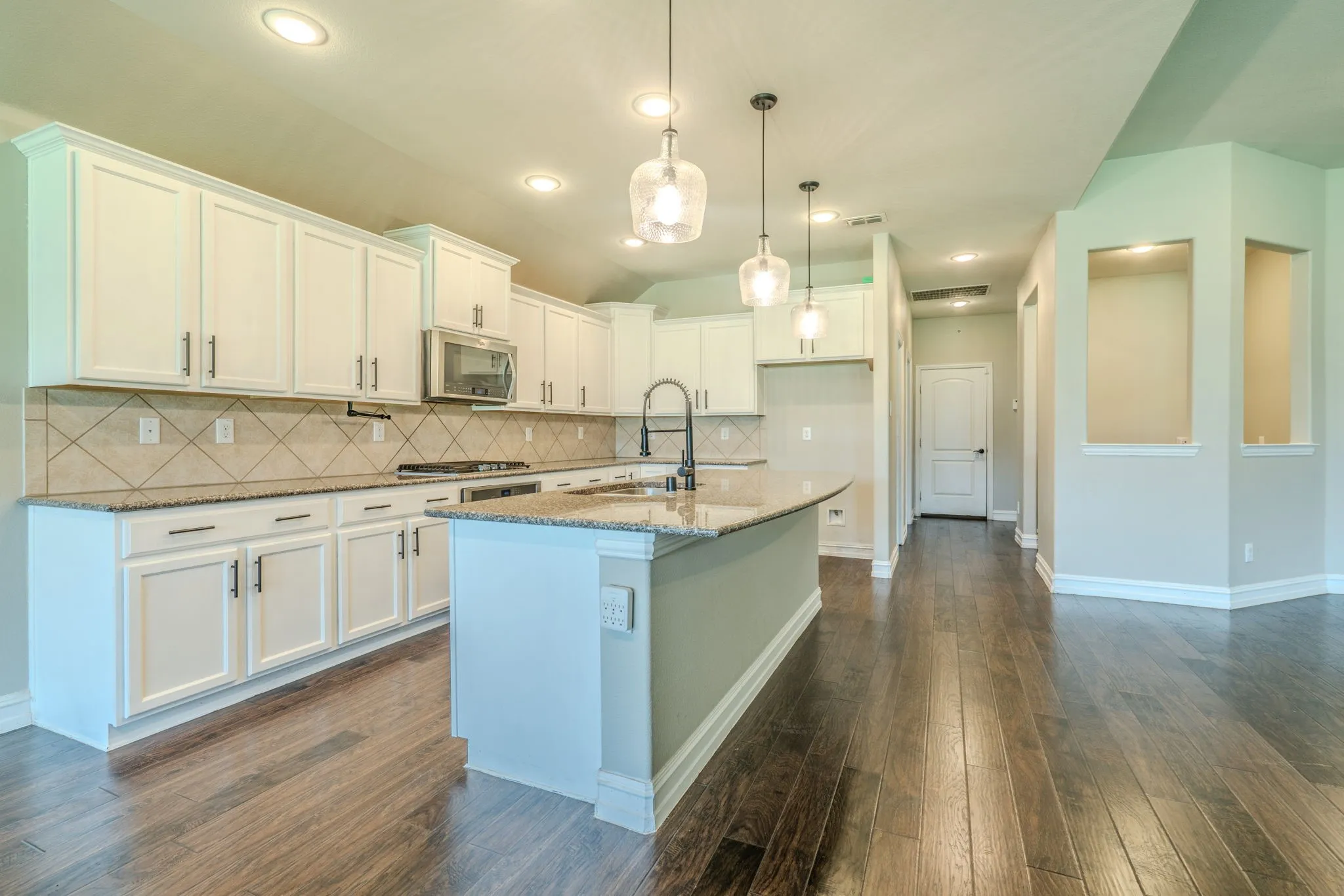 Single Family Residence For Sale in Tarrant County , 2025 Plamera Lane, Fort Worth, Texas 76131, 4 Bedroom, 3 Bathroom, 2 Garage spaces, 2,577 Sqft, built in 2015, mls#21346440, Real Estate Agent in Fort Worth, Homes For Sale in Tarrant county, Homes For Sale in Fort Worth, Realtor in Fort Worth Texas, Real Estate Brokerage Independent Realty Texas, Luminita Cordes Realtor
