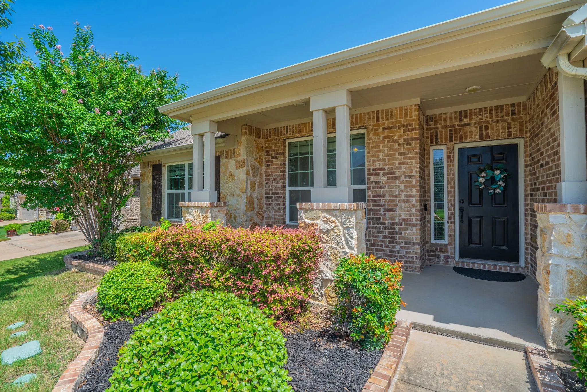 Single Family Residence For Sale in Tarrant County , 2025 Plamera Lane, Fort Worth, Texas 76131, 4 Bedroom, 3 Bathroom, 2 Garage spaces, 2,577 Sqft, built in 2015, mls#21346440, Real Estate Agent in Fort Worth, Homes For Sale in Tarrant county, Homes For Sale in Fort Worth, Realtor in Fort Worth Texas, Real Estate Brokerage Independent Realty Texas, Luminita Cordes Realtor
