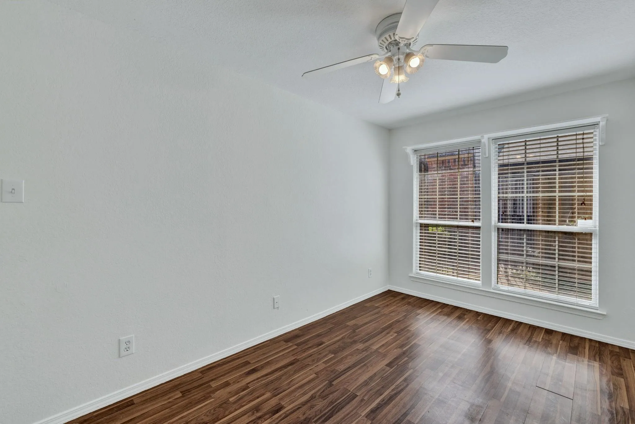 Condominium For Sale in Dallas County , 3209 Whatley Drive, Garland, Texas 75043, 3 Bedroom, 3 Bathroom, 2 Garage spaces, 1,336 Sqft, built in 1984, mls#21344745, Real Estate Agent in Garland, Homes For Sale in Dallas county, Homes For Sale in Garland, Realtor in Garland Texas, Real Estate Brokerage Independent Realty Texas, Luminita Cordes Realtor