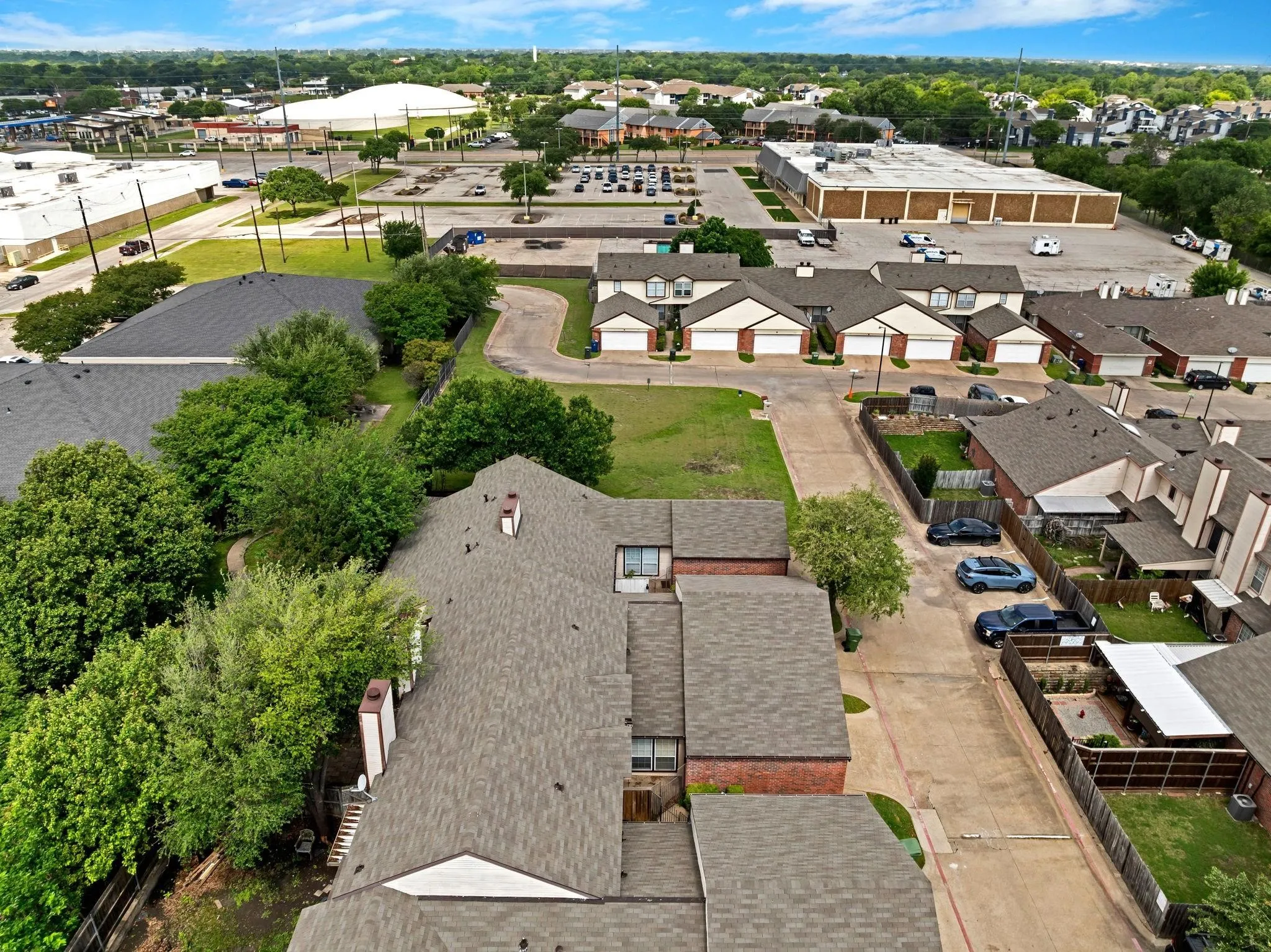 Condominium For Sale in Dallas County , 3209 Whatley Drive, Garland, Texas 75043, 3 Bedroom, 3 Bathroom, 2 Garage spaces, 1,336 Sqft, built in 1984, mls#21344745, Real Estate Agent in Garland, Homes For Sale in Dallas county, Homes For Sale in Garland, Realtor in Garland Texas, Real Estate Brokerage Independent Realty Texas, Luminita Cordes Realtor