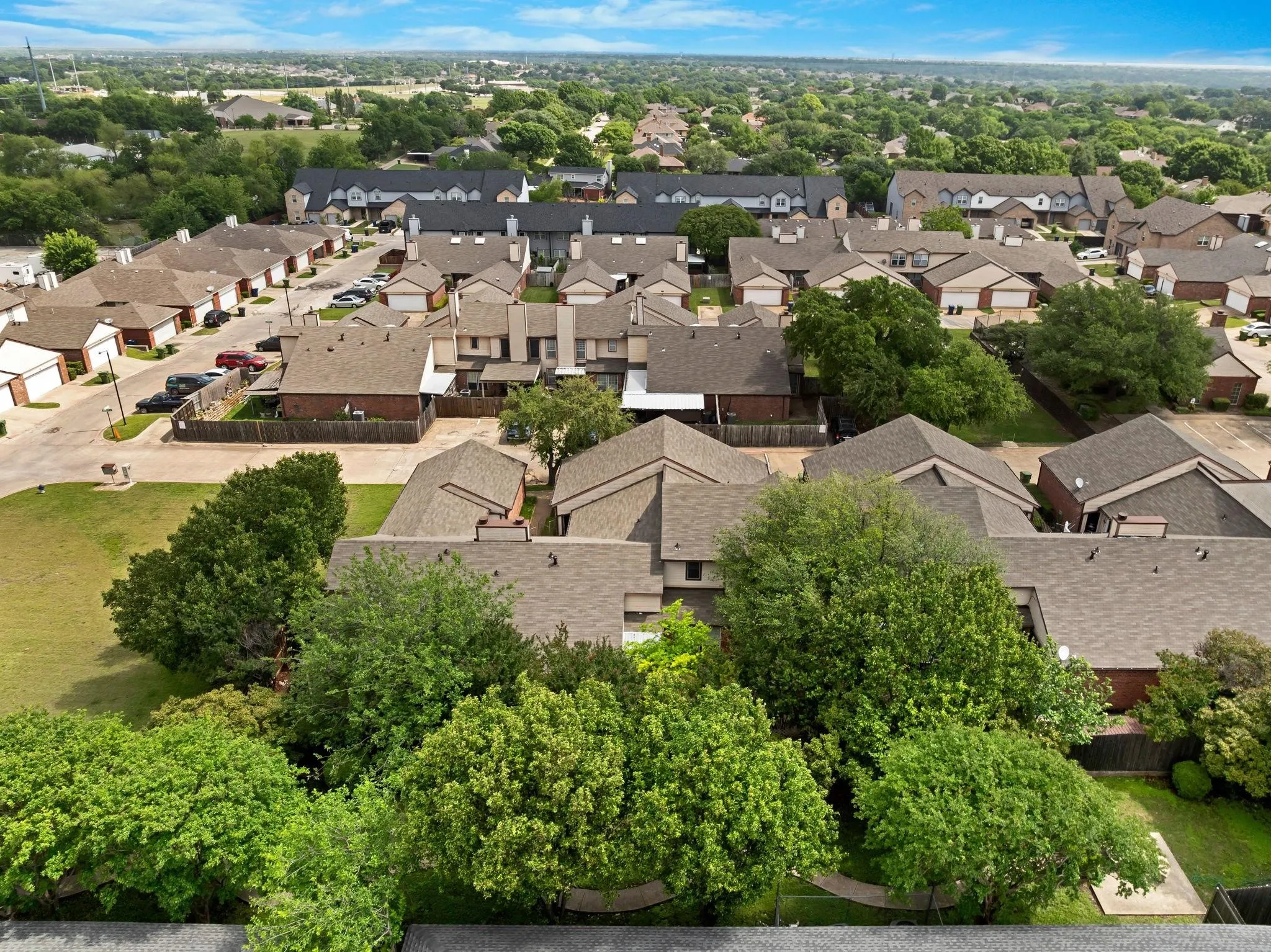 Condominium For Sale in Dallas County , 3209 Whatley Drive, Garland, Texas 75043, 3 Bedroom, 3 Bathroom, 2 Garage spaces, 1,336 Sqft, built in 1984, mls#21344745, Real Estate Agent in Garland, Homes For Sale in Dallas county, Homes For Sale in Garland, Realtor in Garland Texas, Real Estate Brokerage Independent Realty Texas, Luminita Cordes Realtor
