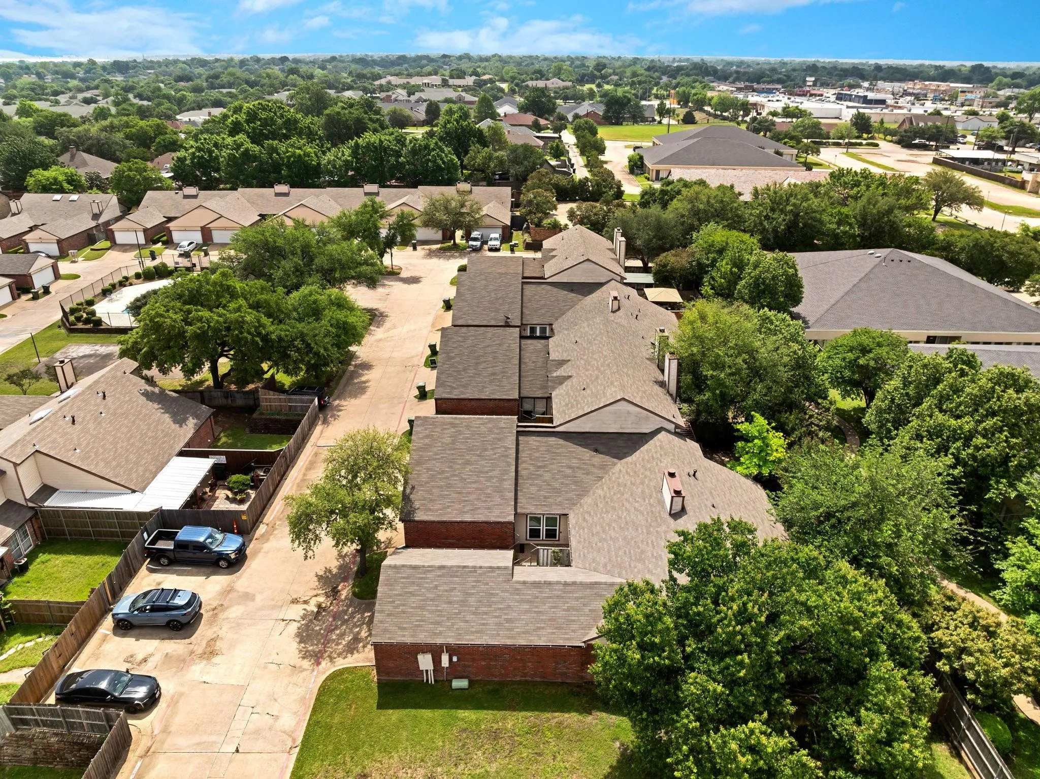 Condominium For Sale in Dallas County , 3209 Whatley Drive, Garland, Texas 75043, 3 Bedroom, 3 Bathroom, 2 Garage spaces, 1,336 Sqft, built in 1984, mls#21344745, Real Estate Agent in Garland, Homes For Sale in Dallas county, Homes For Sale in Garland, Realtor in Garland Texas, Real Estate Brokerage Independent Realty Texas, Luminita Cordes Realtor