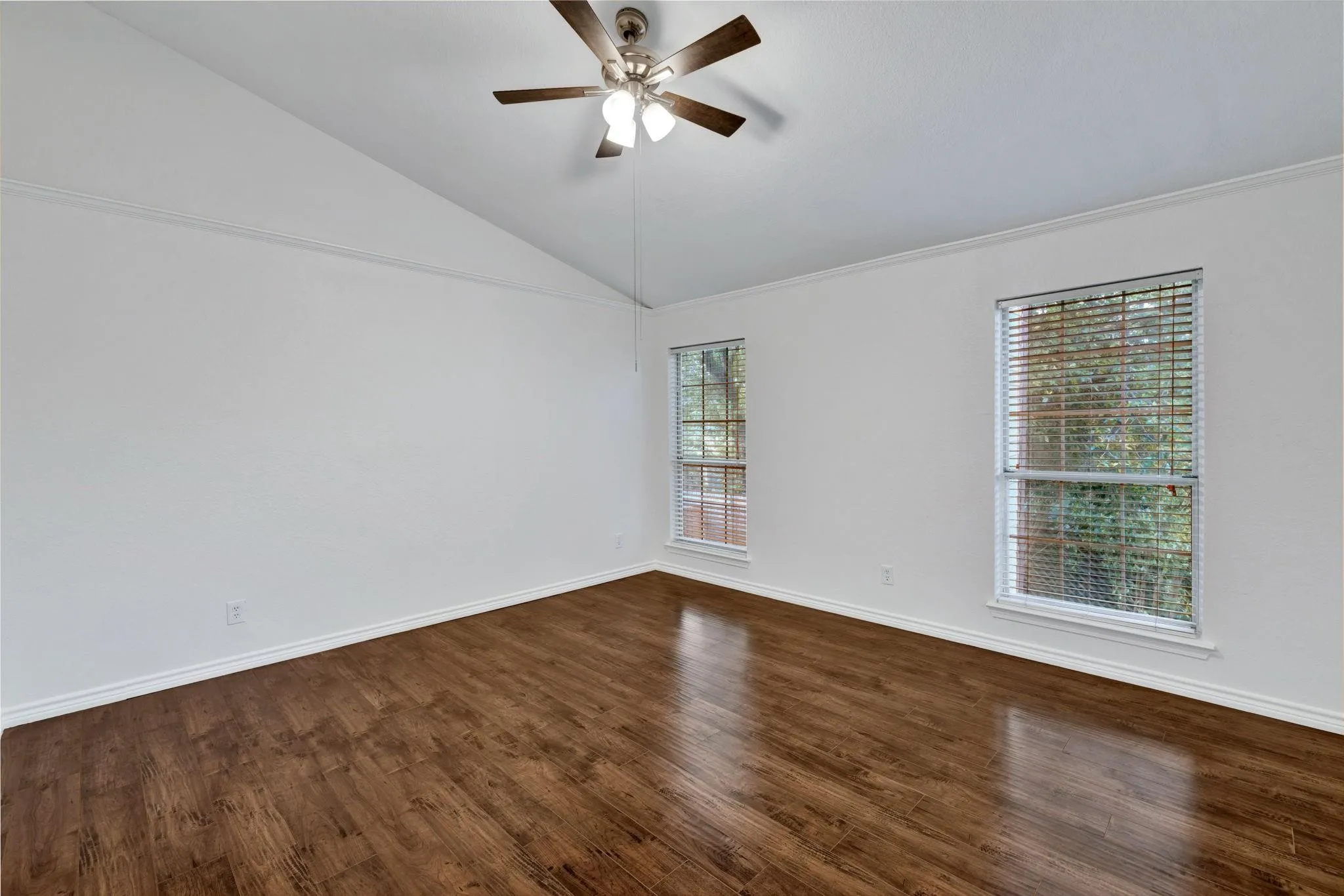 Condominium For Sale in Dallas County , 3209 Whatley Drive, Garland, Texas 75043, 3 Bedroom, 3 Bathroom, 2 Garage spaces, 1,336 Sqft, built in 1984, mls#21344745, Real Estate Agent in Garland, Homes For Sale in Dallas county, Homes For Sale in Garland, Realtor in Garland Texas, Real Estate Brokerage Independent Realty Texas, Luminita Cordes Realtor
