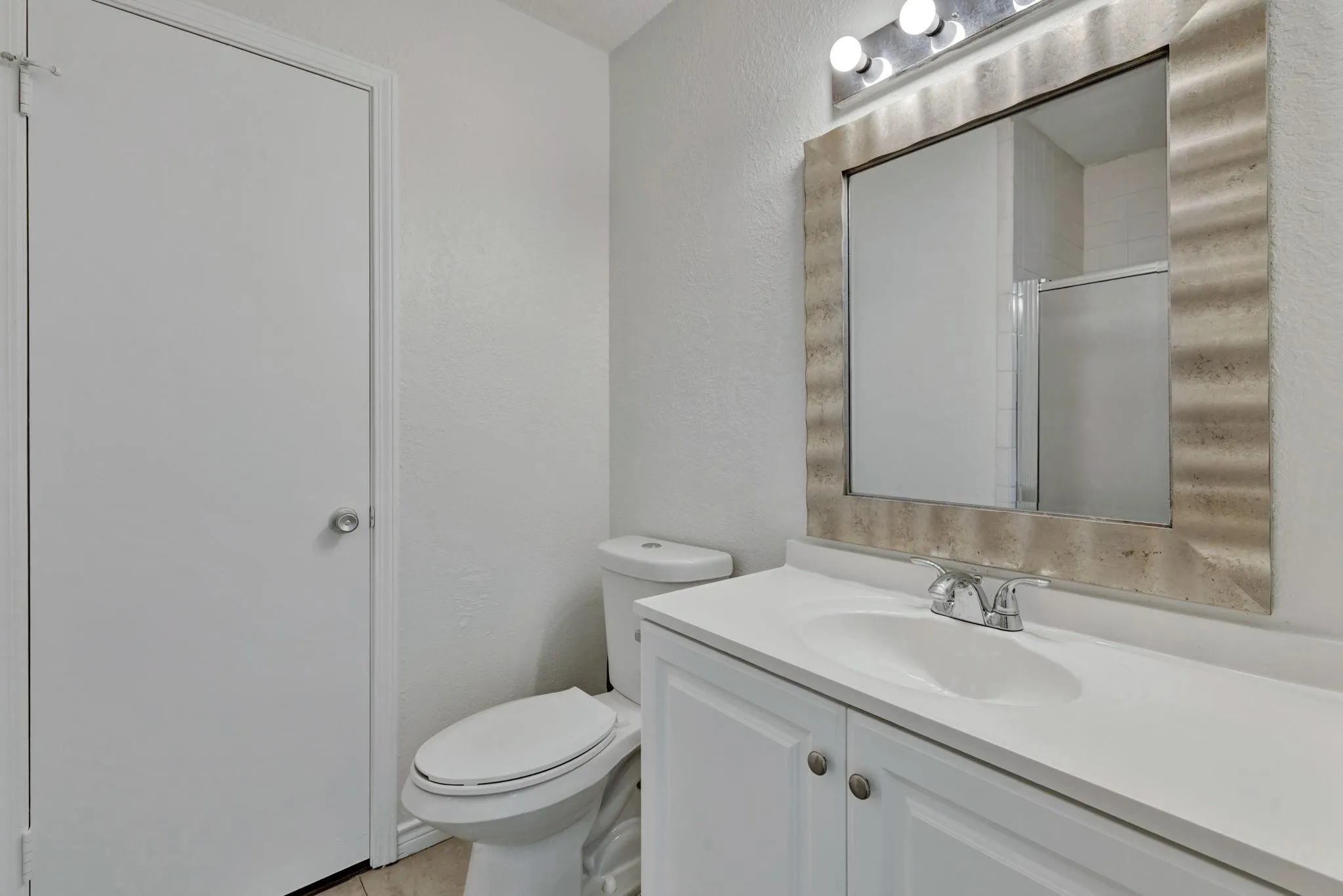 Condominium For Sale in Dallas County , 3209 Whatley Drive, Garland, Texas 75043, 3 Bedroom, 3 Bathroom, 2 Garage spaces, 1,336 Sqft, built in 1984, mls#21344745, Real Estate Agent in Garland, Homes For Sale in Dallas county, Homes For Sale in Garland, Realtor in Garland Texas, Real Estate Brokerage Independent Realty Texas, Luminita Cordes Realtor