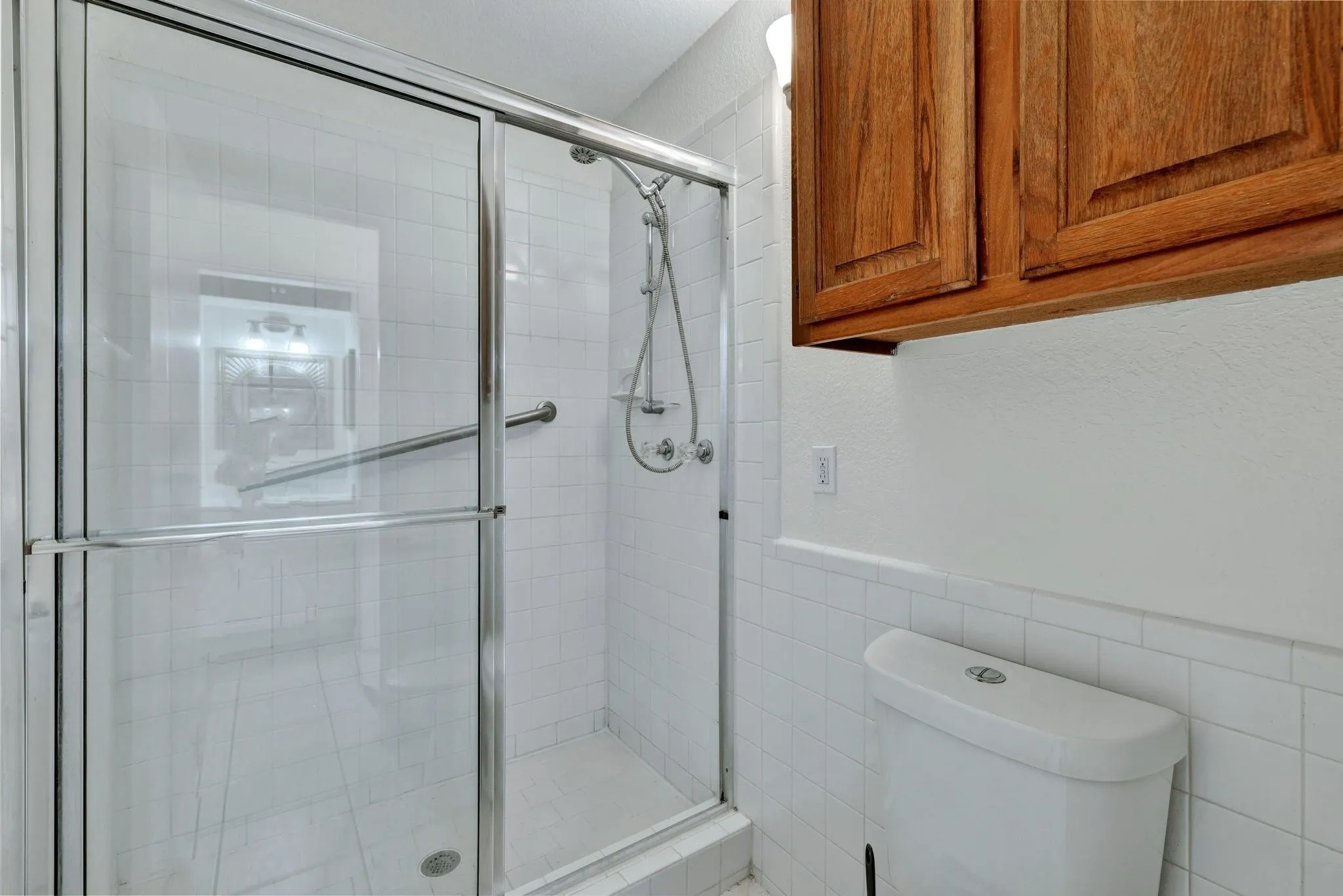 Condominium For Sale in Dallas County , 3209 Whatley Drive, Garland, Texas 75043, 3 Bedroom, 3 Bathroom, 2 Garage spaces, 1,336 Sqft, built in 1984, mls#21344745, Real Estate Agent in Garland, Homes For Sale in Dallas county, Homes For Sale in Garland, Realtor in Garland Texas, Real Estate Brokerage Independent Realty Texas, Luminita Cordes Realtor