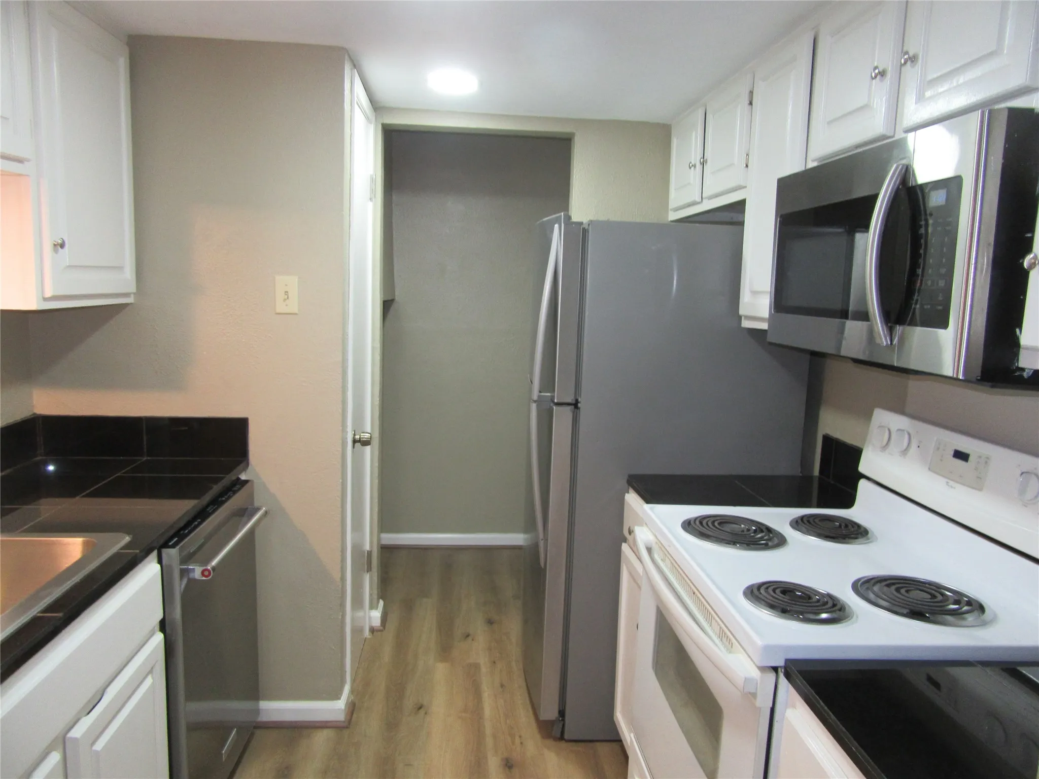 Condominium For Rent in Dallas County , 11311 Audelia Road 122, Dallas, Texas 75243, 2 Bedroom, 2 Bathroom, Garage spaces, 890 Sqft, built in 1981, Price $1,195, mls#21346757, Real Estate Agent in Dallas, Homes For Rent in Dallas county, Homes For Rent in Dallas, Realtor in Dallas Texas, Real Estate Brokerage Independent Realty Texas, Luminita Cordes Realtor