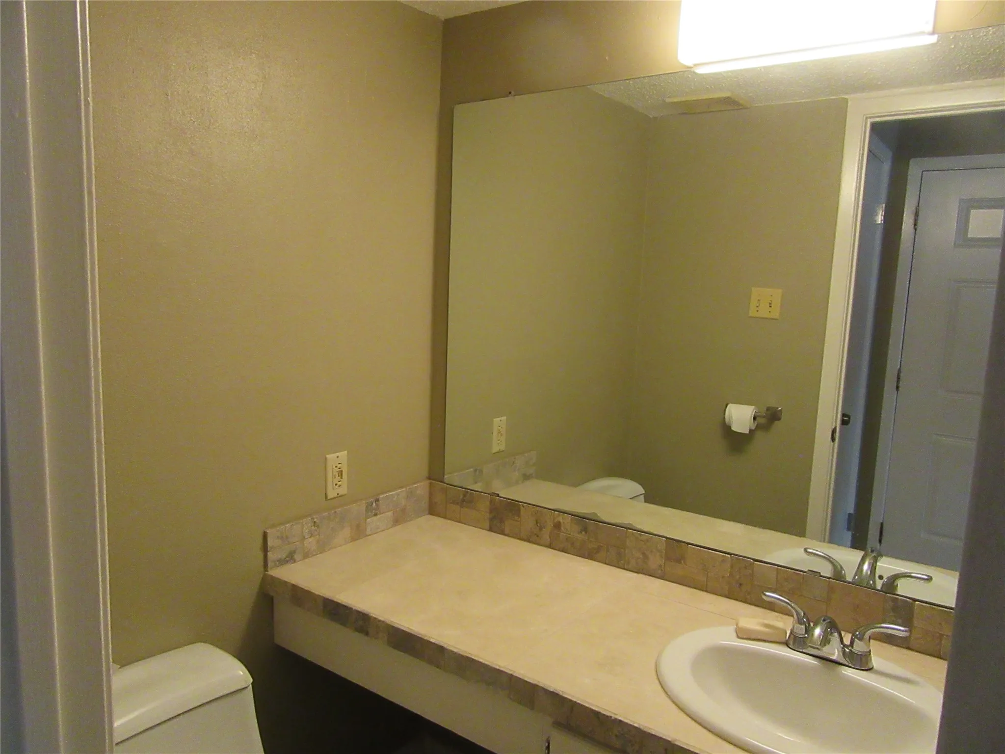 Condominium For Rent in Dallas County , 11311 Audelia Road 122, Dallas, Texas 75243, 2 Bedroom, 2 Bathroom, Garage spaces, 890 Sqft, built in 1981, Price $1,195, mls#21346757, Real Estate Agent in Dallas, Homes For Rent in Dallas county, Homes For Rent in Dallas, Realtor in Dallas Texas, Real Estate Brokerage Independent Realty Texas, Luminita Cordes Realtor