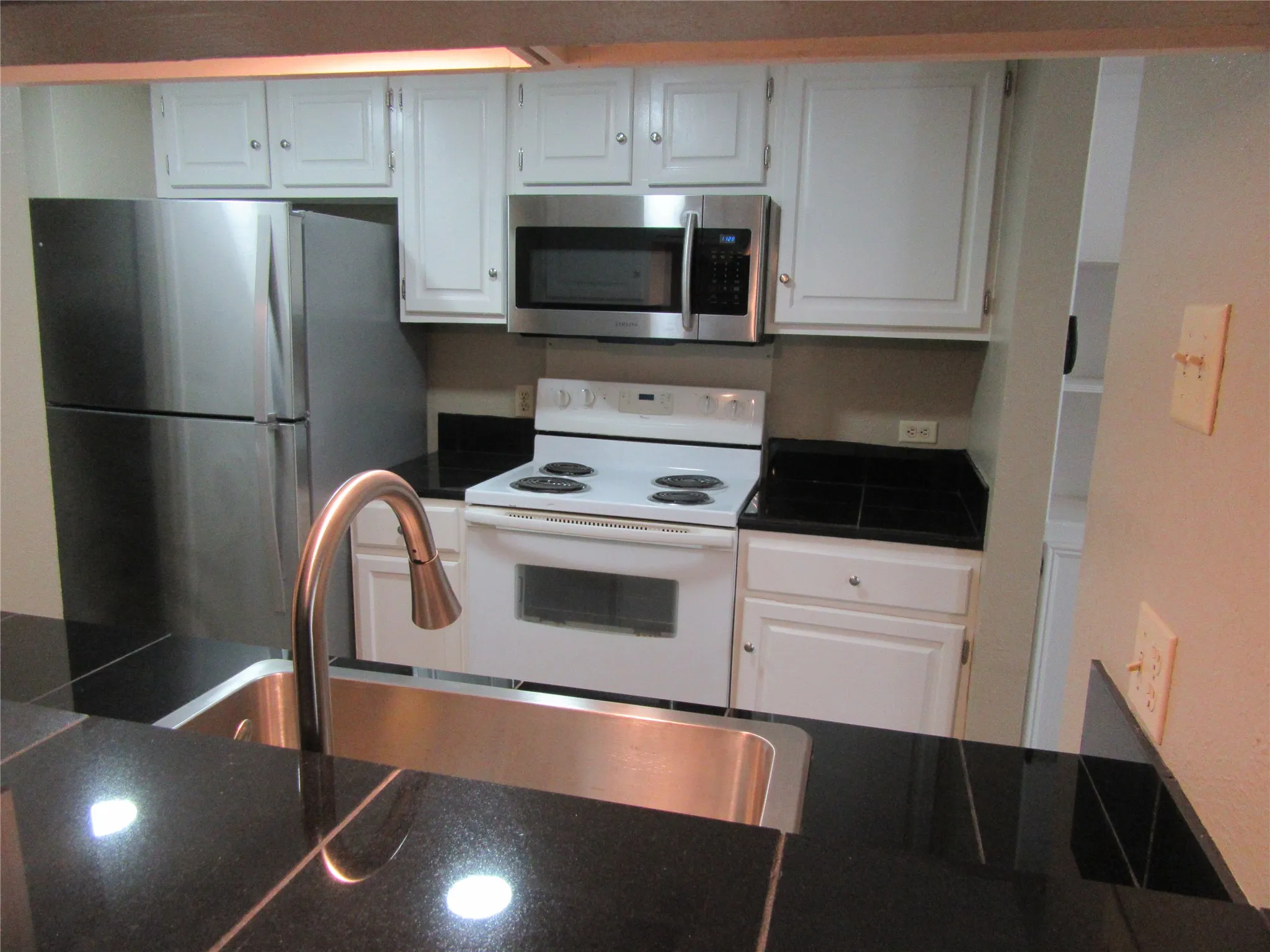 Condominium For Rent in Dallas County , 11311 Audelia Road 122, Dallas, Texas 75243, 2 Bedroom, 2 Bathroom, Garage spaces, 890 Sqft, built in 1981, Price $1,195, mls#21346757, Real Estate Agent in Dallas, Homes For Rent in Dallas county, Homes For Rent in Dallas, Realtor in Dallas Texas, Real Estate Brokerage Independent Realty Texas, Luminita Cordes Realtor