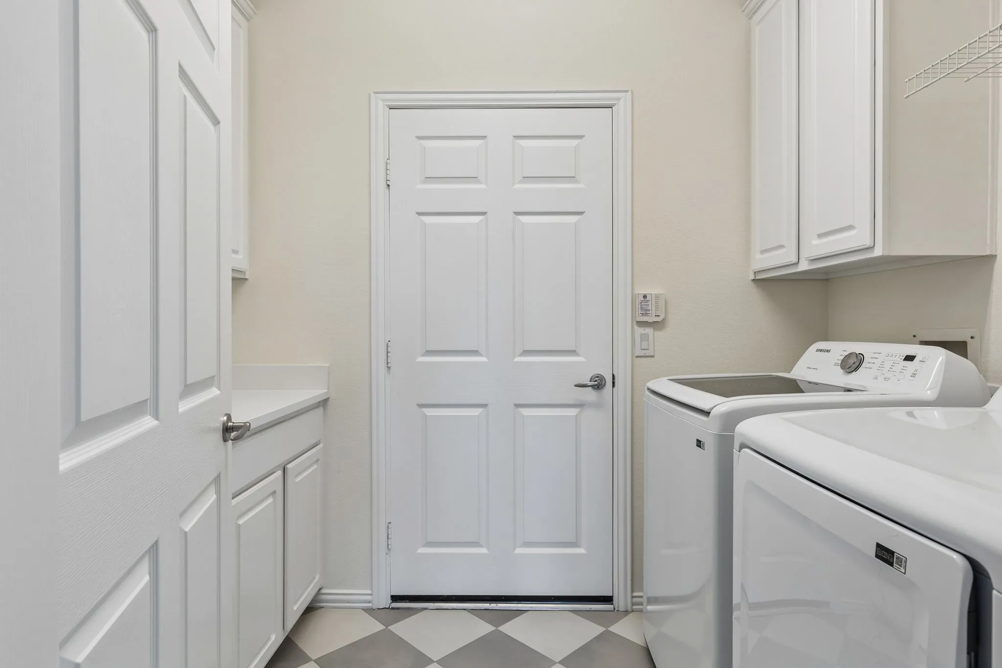 Single Family Residence For Sale in Collin County , 293 Cheyenne Drive, Fairview, Texas 75069, 2 Bedroom, 2 Bathroom, 2 Garage spaces, 2,076 Sqft, built in 2004, mls#21343398, Real Estate Agent in Fairview, Homes For Sale in Collin county, Homes For Sale in Fairview, Realtor in Fairview Texas, Real Estate Brokerage Independent Realty Texas, Luminita Cordes Realtor