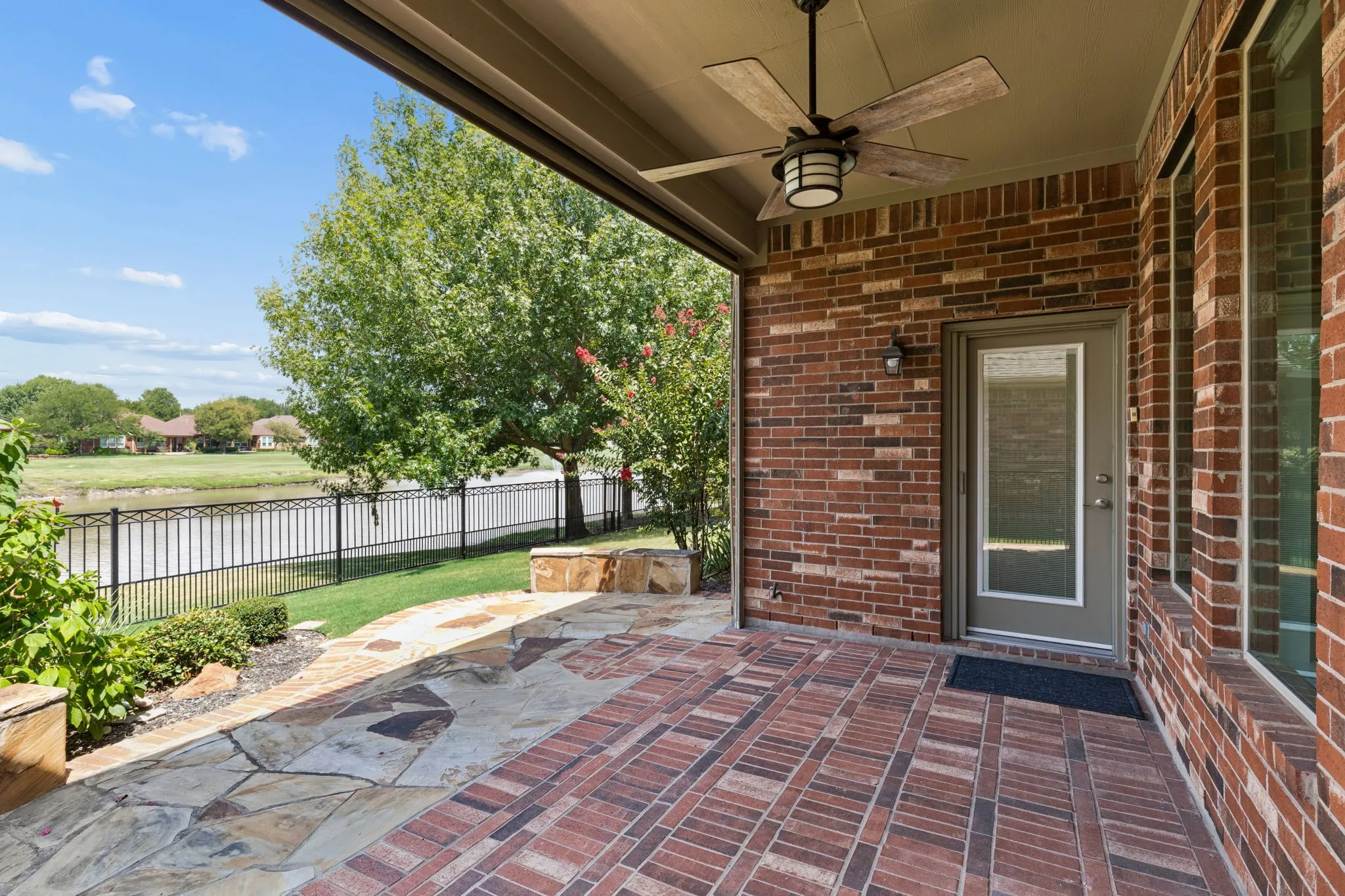 Single Family Residence For Sale in Collin County , 293 Cheyenne Drive, Fairview, Texas 75069, 2 Bedroom, 2 Bathroom, 2 Garage spaces, 2,076 Sqft, built in 2004, mls#21343398, Real Estate Agent in Fairview, Homes For Sale in Collin county, Homes For Sale in Fairview, Realtor in Fairview Texas, Real Estate Brokerage Independent Realty Texas, Luminita Cordes Realtor