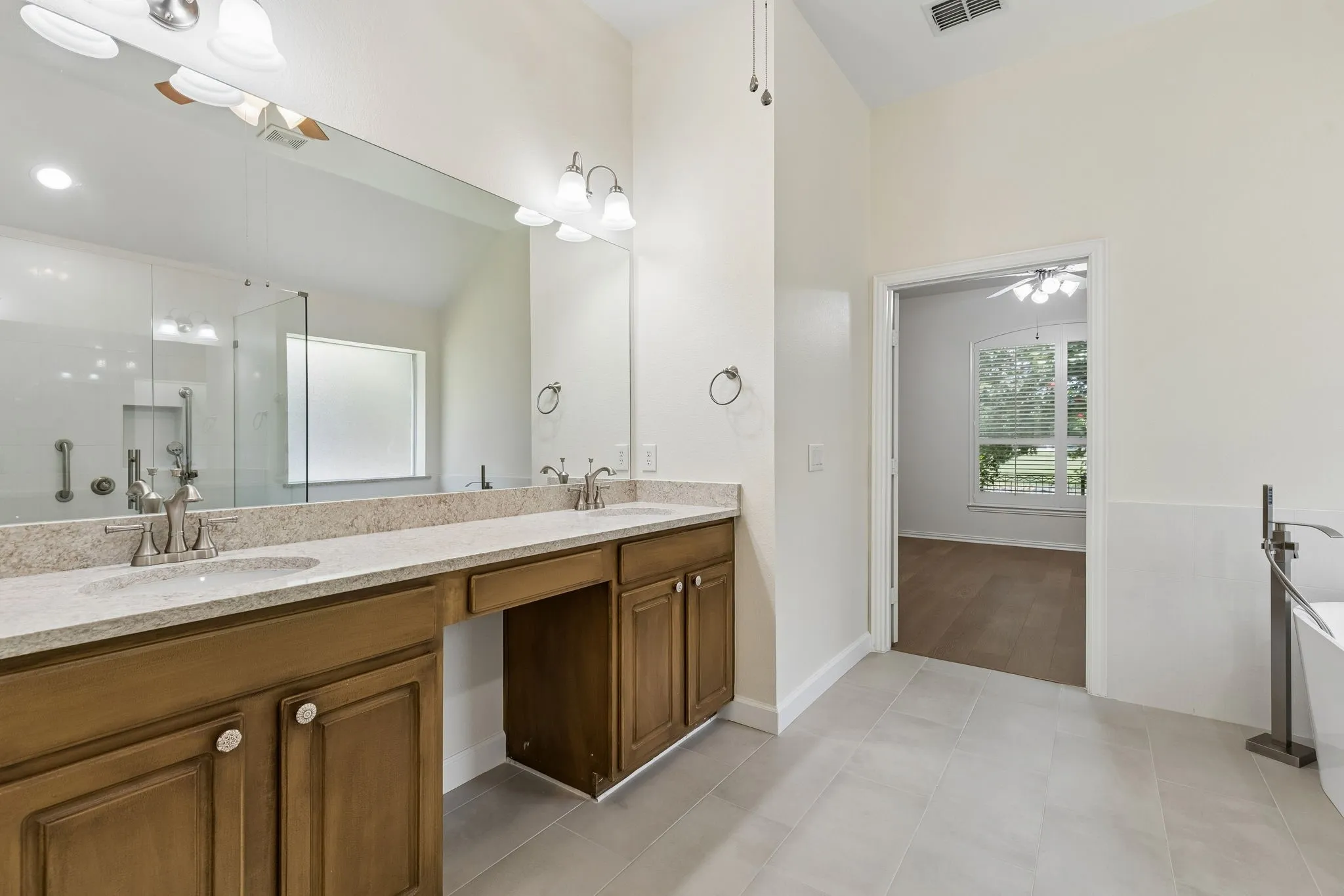 Single Family Residence For Sale in Collin County , 293 Cheyenne Drive, Fairview, Texas 75069, 2 Bedroom, 2 Bathroom, 2 Garage spaces, 2,076 Sqft, built in 2004, mls#21343398, Real Estate Agent in Fairview, Homes For Sale in Collin county, Homes For Sale in Fairview, Realtor in Fairview Texas, Real Estate Brokerage Independent Realty Texas, Luminita Cordes Realtor