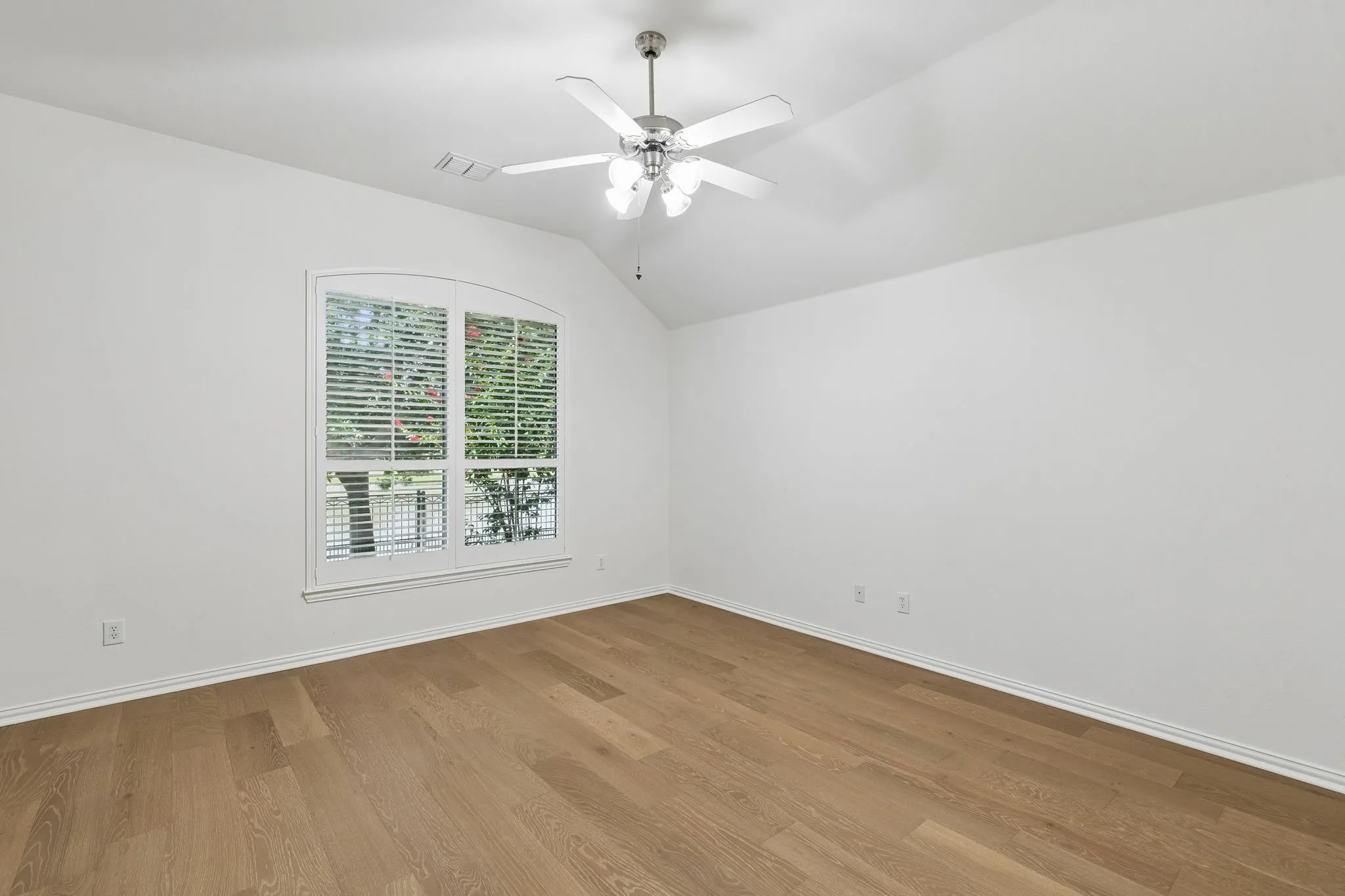 Single Family Residence For Sale in Collin County , 293 Cheyenne Drive, Fairview, Texas 75069, 2 Bedroom, 2 Bathroom, 2 Garage spaces, 2,076 Sqft, built in 2004, mls#21343398, Real Estate Agent in Fairview, Homes For Sale in Collin county, Homes For Sale in Fairview, Realtor in Fairview Texas, Real Estate Brokerage Independent Realty Texas, Luminita Cordes Realtor