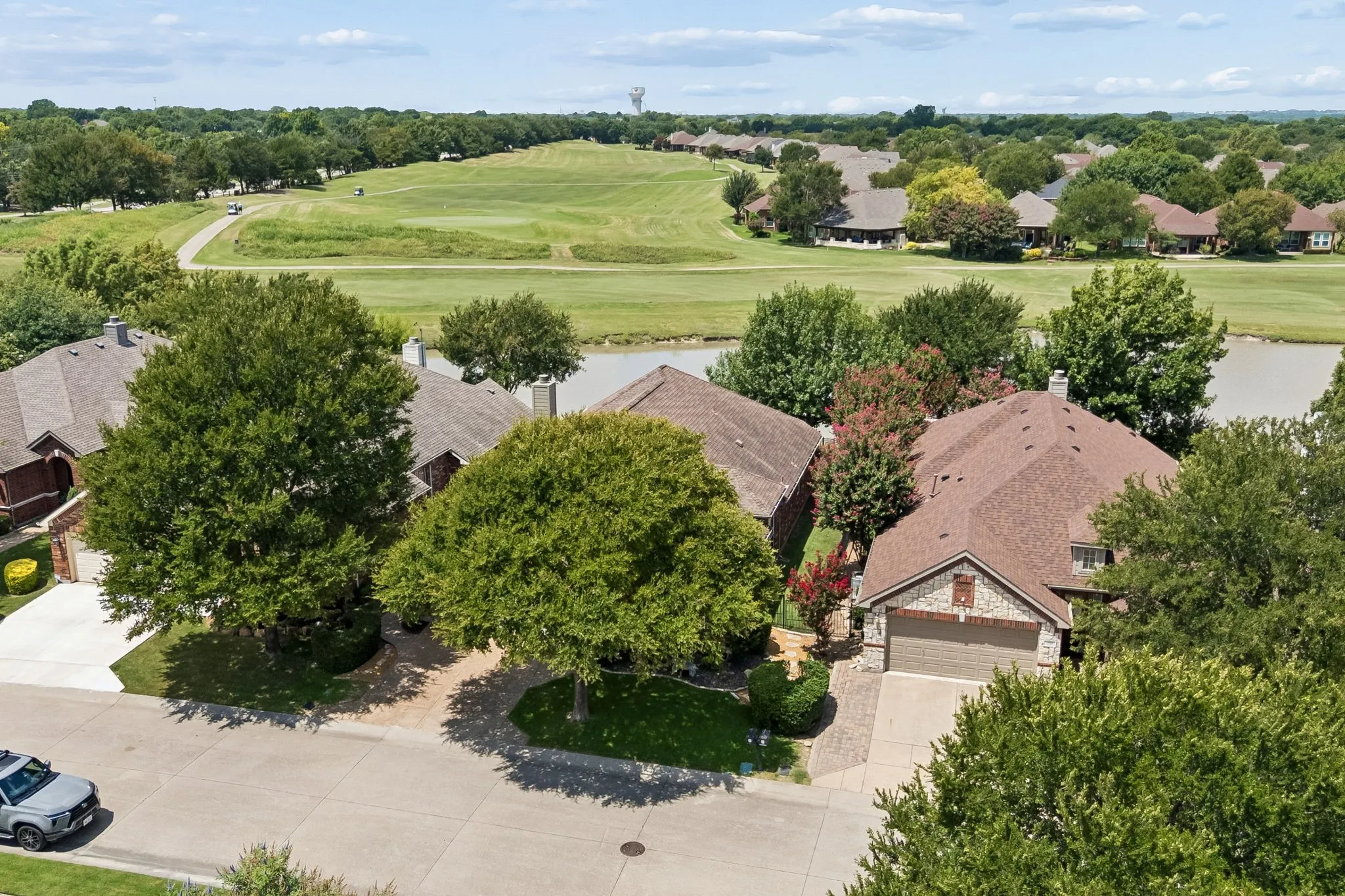 Single Family Residence For Sale in Collin County , 293 Cheyenne Drive, Fairview, Texas 75069, 2 Bedroom, 2 Bathroom, 2 Garage spaces, 2,076 Sqft, built in 2004, mls#21343398, Real Estate Agent in Fairview, Homes For Sale in Collin county, Homes For Sale in Fairview, Realtor in Fairview Texas, Real Estate Brokerage Independent Realty Texas, Luminita Cordes Realtor