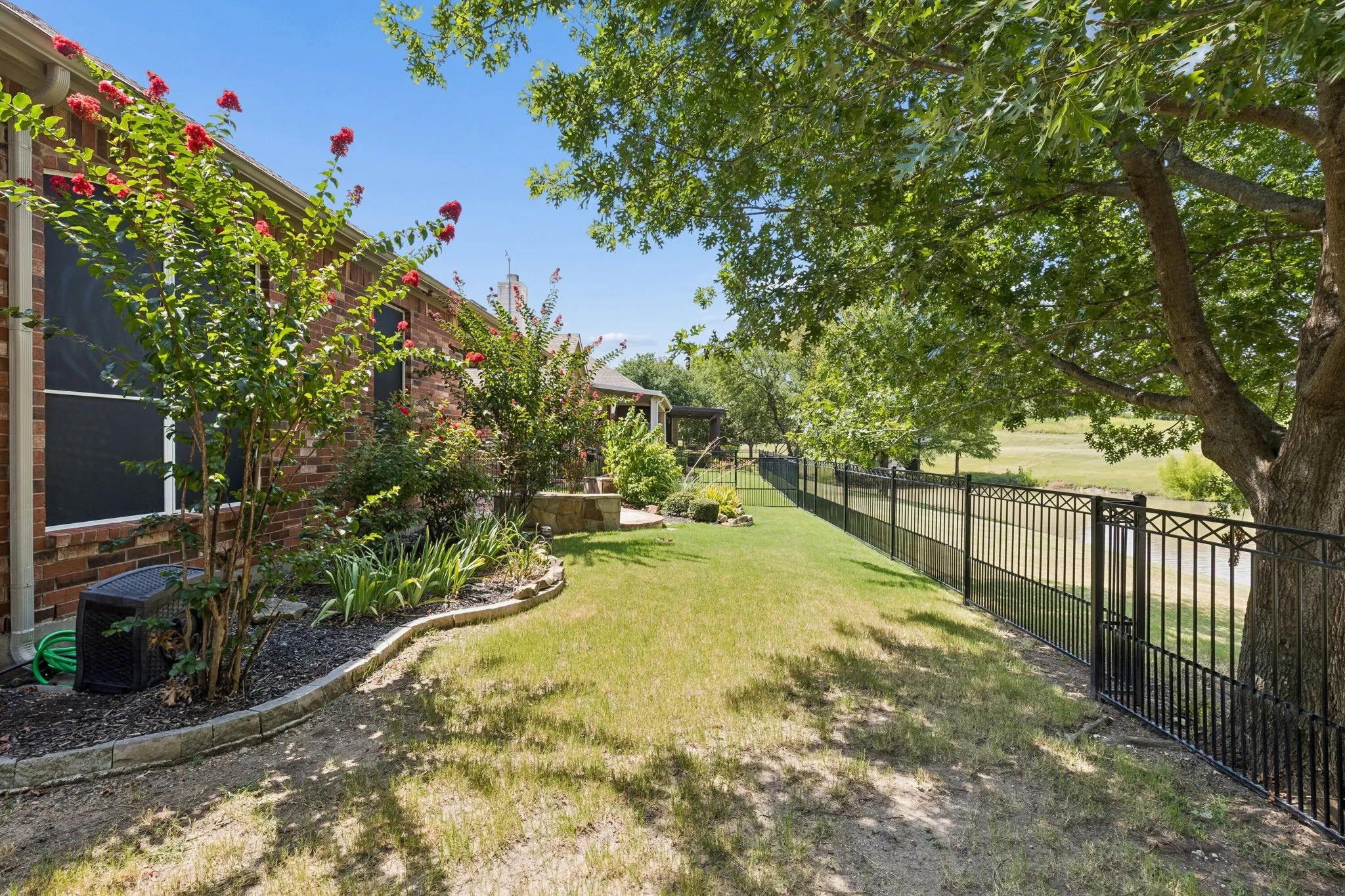 Single Family Residence For Sale in Collin County , 293 Cheyenne Drive, Fairview, Texas 75069, 2 Bedroom, 2 Bathroom, 2 Garage spaces, 2,076 Sqft, built in 2004, mls#21343398, Real Estate Agent in Fairview, Homes For Sale in Collin county, Homes For Sale in Fairview, Realtor in Fairview Texas, Real Estate Brokerage Independent Realty Texas, Luminita Cordes Realtor