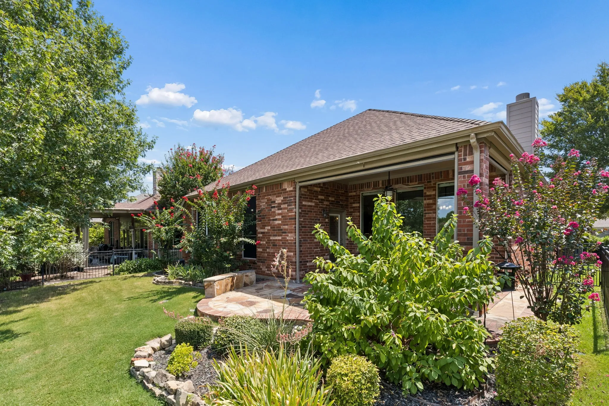 Single Family Residence For Sale in Collin County , 293 Cheyenne Drive, Fairview, Texas 75069, 2 Bedroom, 2 Bathroom, 2 Garage spaces, 2,076 Sqft, built in 2004, mls#21343398, Real Estate Agent in Fairview, Homes For Sale in Collin county, Homes For Sale in Fairview, Realtor in Fairview Texas, Real Estate Brokerage Independent Realty Texas, Luminita Cordes Realtor