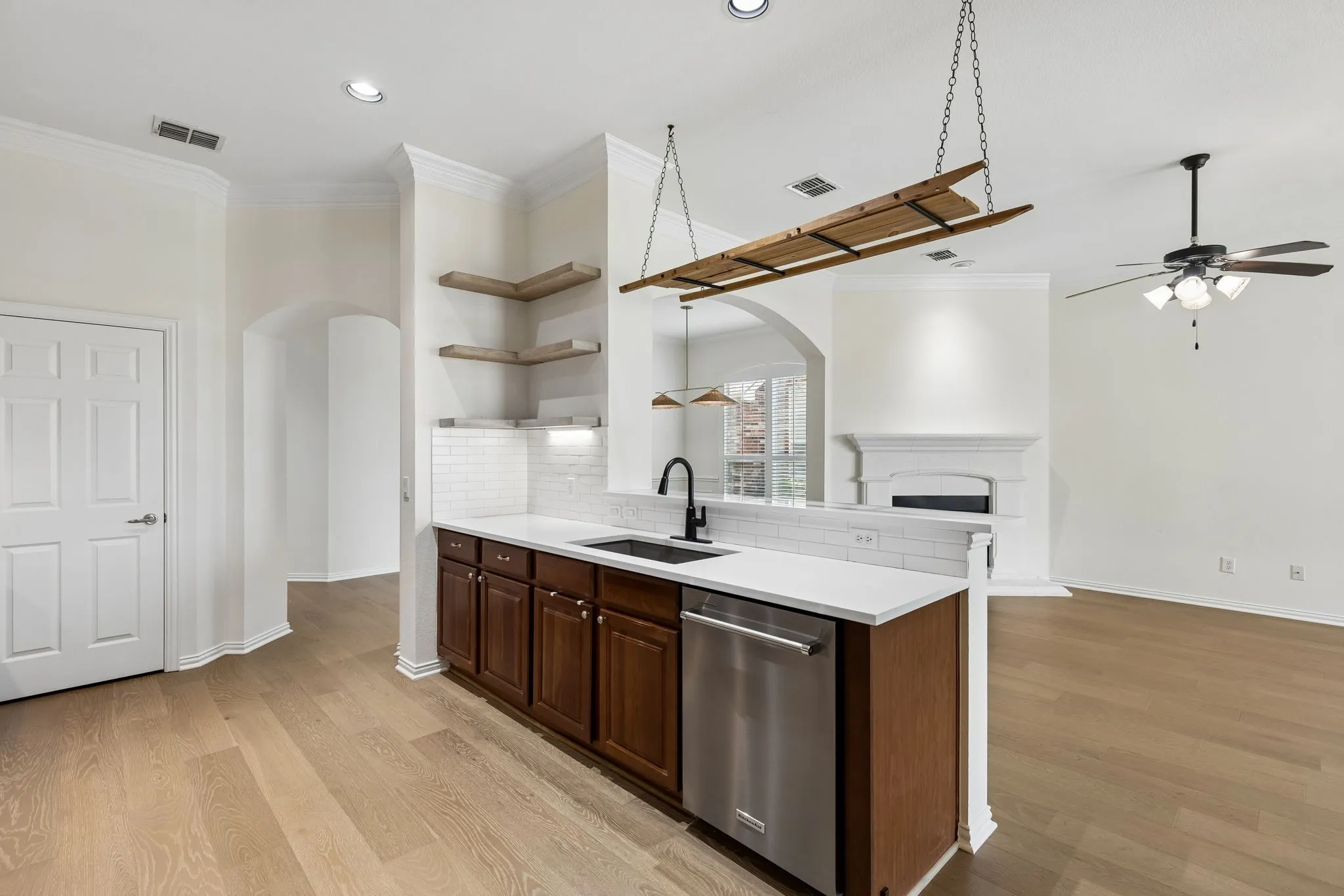Single Family Residence For Sale in Collin County , 293 Cheyenne Drive, Fairview, Texas 75069, 2 Bedroom, 2 Bathroom, 2 Garage spaces, 2,076 Sqft, built in 2004, mls#21343398, Real Estate Agent in Fairview, Homes For Sale in Collin county, Homes For Sale in Fairview, Realtor in Fairview Texas, Real Estate Brokerage Independent Realty Texas, Luminita Cordes Realtor