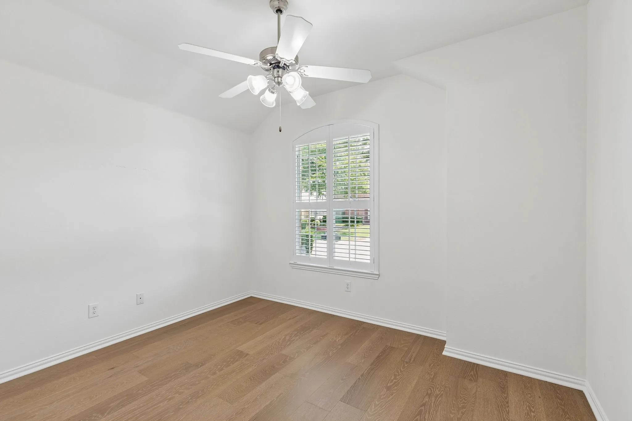 Single Family Residence For Sale in Collin County , 293 Cheyenne Drive, Fairview, Texas 75069, 2 Bedroom, 2 Bathroom, 2 Garage spaces, 2,076 Sqft, built in 2004, mls#21343398, Real Estate Agent in Fairview, Homes For Sale in Collin county, Homes For Sale in Fairview, Realtor in Fairview Texas, Real Estate Brokerage Independent Realty Texas, Luminita Cordes Realtor