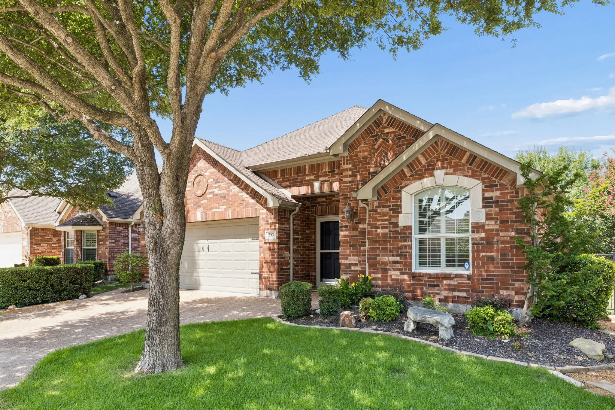 Single Family Residence For Sale in Collin County , 293 Cheyenne Drive, Fairview, Texas 75069, 2 Bedroom, 2 Bathroom, 2 Garage spaces, 2,076 Sqft, built in 2004, mls#21343398, Real Estate Agent in Fairview, Homes For Sale in Collin county, Homes For Sale in Fairview, Realtor in Fairview Texas, Real Estate Brokerage Independent Realty Texas, Luminita Cordes Realtor