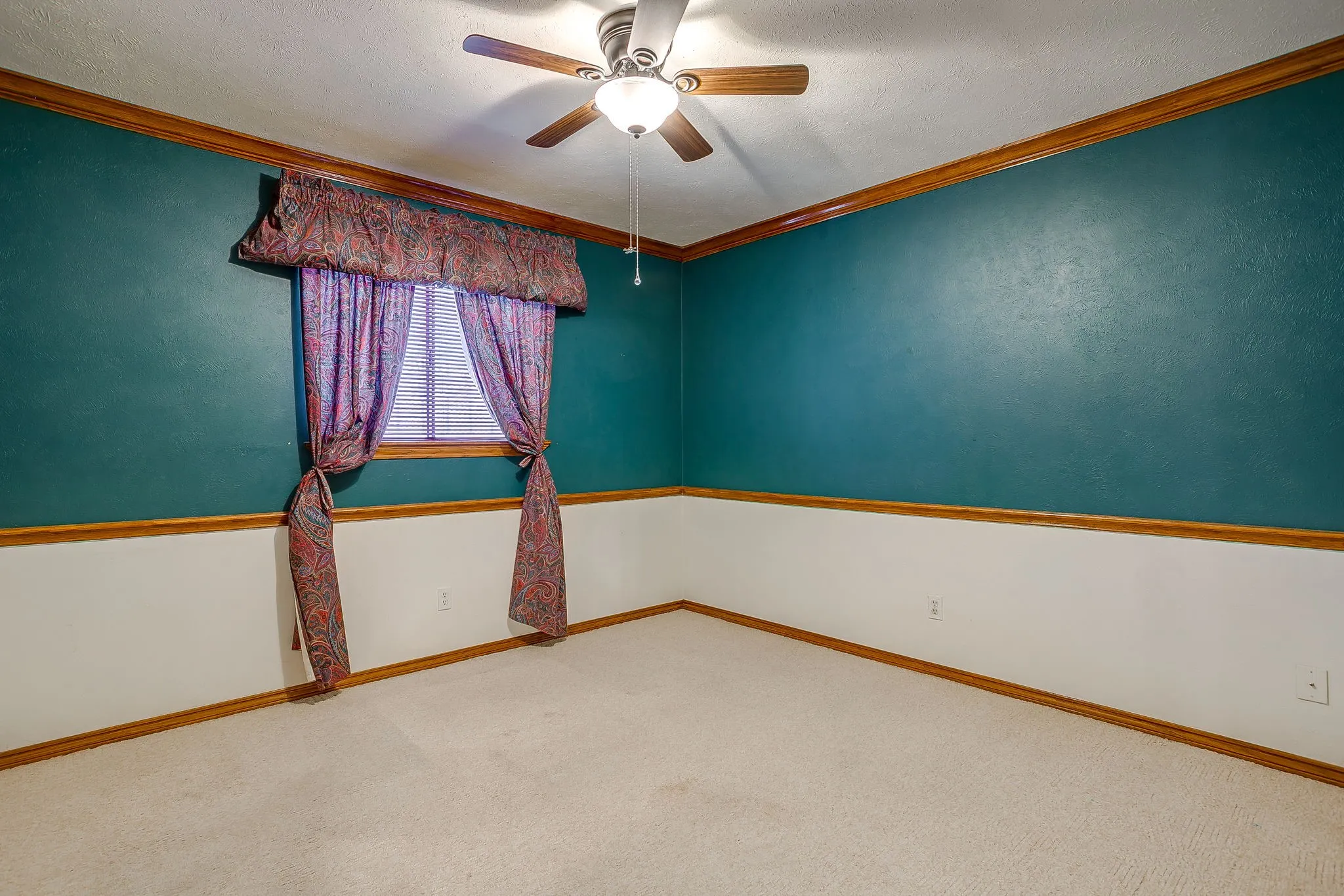 Single Family Residence For Sale in Dallas County , 1846 Lewis Trail, Grand Prairie, Texas 75052, 3 Bedroom, 2 Bathroom, 2 Garage spaces, 2,030 Sqft, built in 1979, mls#21345769, Real Estate Agent in Grand Prairie, Homes For Sale in Dallas county, Homes For Sale in Grand Prairie, Realtor in Grand Prairie Texas, Real Estate Brokerage Independent Realty Texas, Luminita Cordes Realtor