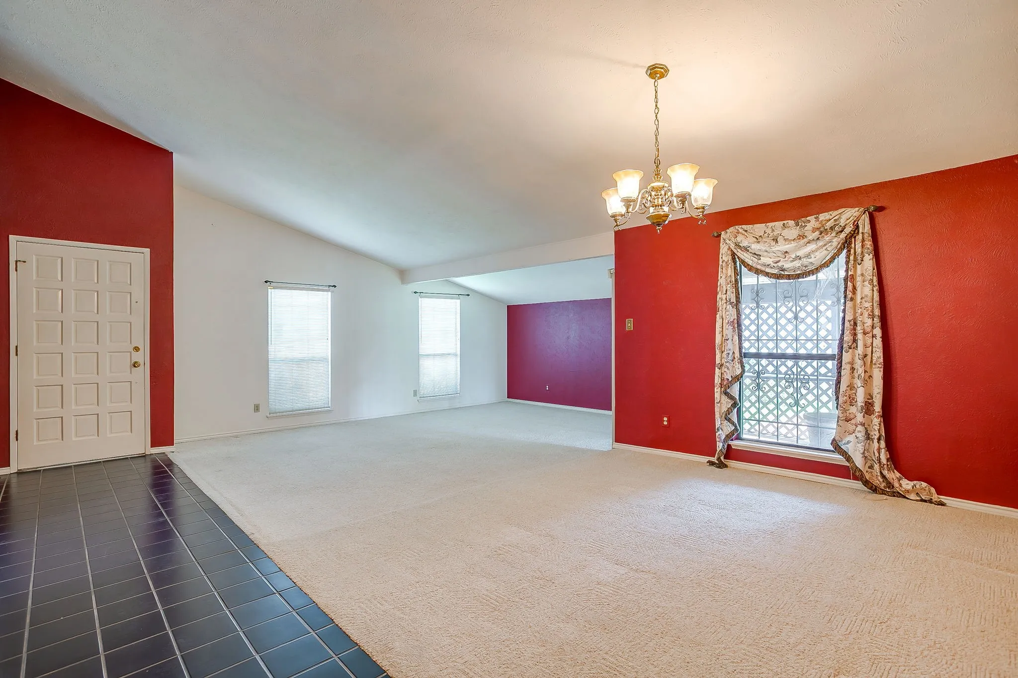 Single Family Residence For Sale in Dallas County , 1846 Lewis Trail, Grand Prairie, Texas 75052, 3 Bedroom, 2 Bathroom, 2 Garage spaces, 2,030 Sqft, built in 1979, mls#21345769, Real Estate Agent in Grand Prairie, Homes For Sale in Dallas county, Homes For Sale in Grand Prairie, Realtor in Grand Prairie Texas, Real Estate Brokerage Independent Realty Texas, Luminita Cordes Realtor
