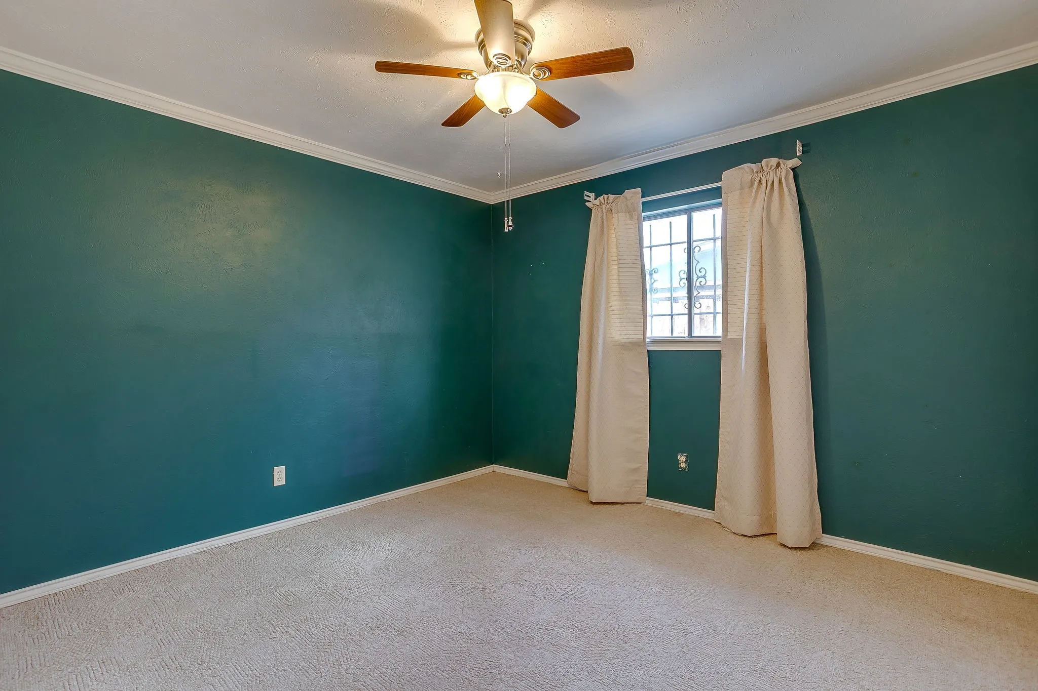 Single Family Residence For Sale in Dallas County , 1846 Lewis Trail, Grand Prairie, Texas 75052, 3 Bedroom, 2 Bathroom, 2 Garage spaces, 2,030 Sqft, built in 1979, mls#21345769, Real Estate Agent in Grand Prairie, Homes For Sale in Dallas county, Homes For Sale in Grand Prairie, Realtor in Grand Prairie Texas, Real Estate Brokerage Independent Realty Texas, Luminita Cordes Realtor