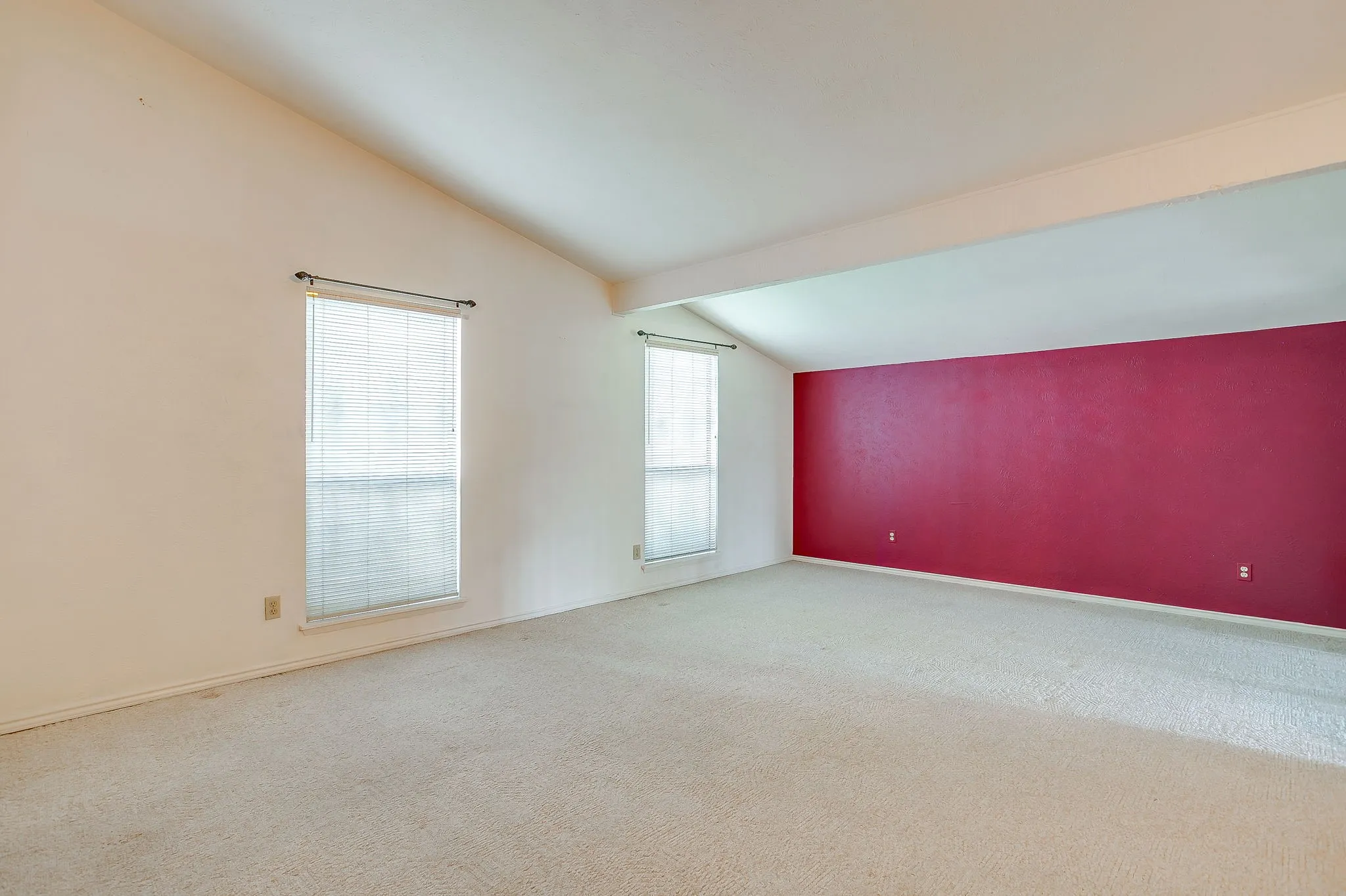 Single Family Residence For Sale in Dallas County , 1846 Lewis Trail, Grand Prairie, Texas 75052, 3 Bedroom, 2 Bathroom, 2 Garage spaces, 2,030 Sqft, built in 1979, mls#21345769, Real Estate Agent in Grand Prairie, Homes For Sale in Dallas county, Homes For Sale in Grand Prairie, Realtor in Grand Prairie Texas, Real Estate Brokerage Independent Realty Texas, Luminita Cordes Realtor