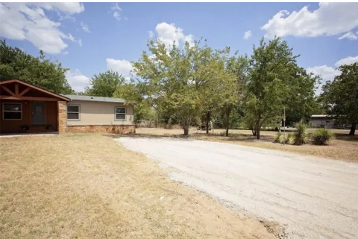 Mobile Home For Rent in Palo Pinto County , 128 Burkhalter Street, Graford, Texas 76449, 4 Bedroom, 2 Bathroom, Garage spaces, 1,566 Sqft, built in 1996, mls#21342761, Real Estate Agent in Graford, Homes For Rent in Palo Pinto county, Homes For Rent in Graford, Realtor in Graford Texas, Real Estate Brokerage Independent Realty Texas, Luminita Cordes Realtor