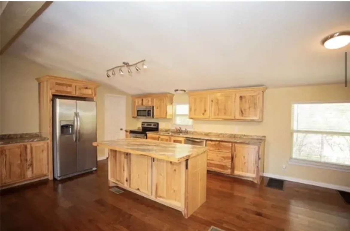 Mobile Home For Rent in Palo Pinto County , 128 Burkhalter Street, Graford, Texas 76449, 4 Bedroom, 2 Bathroom, Garage spaces, 1,566 Sqft, built in 1996, mls#21342761, Real Estate Agent in Graford, Homes For Rent in Palo Pinto county, Homes For Rent in Graford, Realtor in Graford Texas, Real Estate Brokerage Independent Realty Texas, Luminita Cordes Realtor