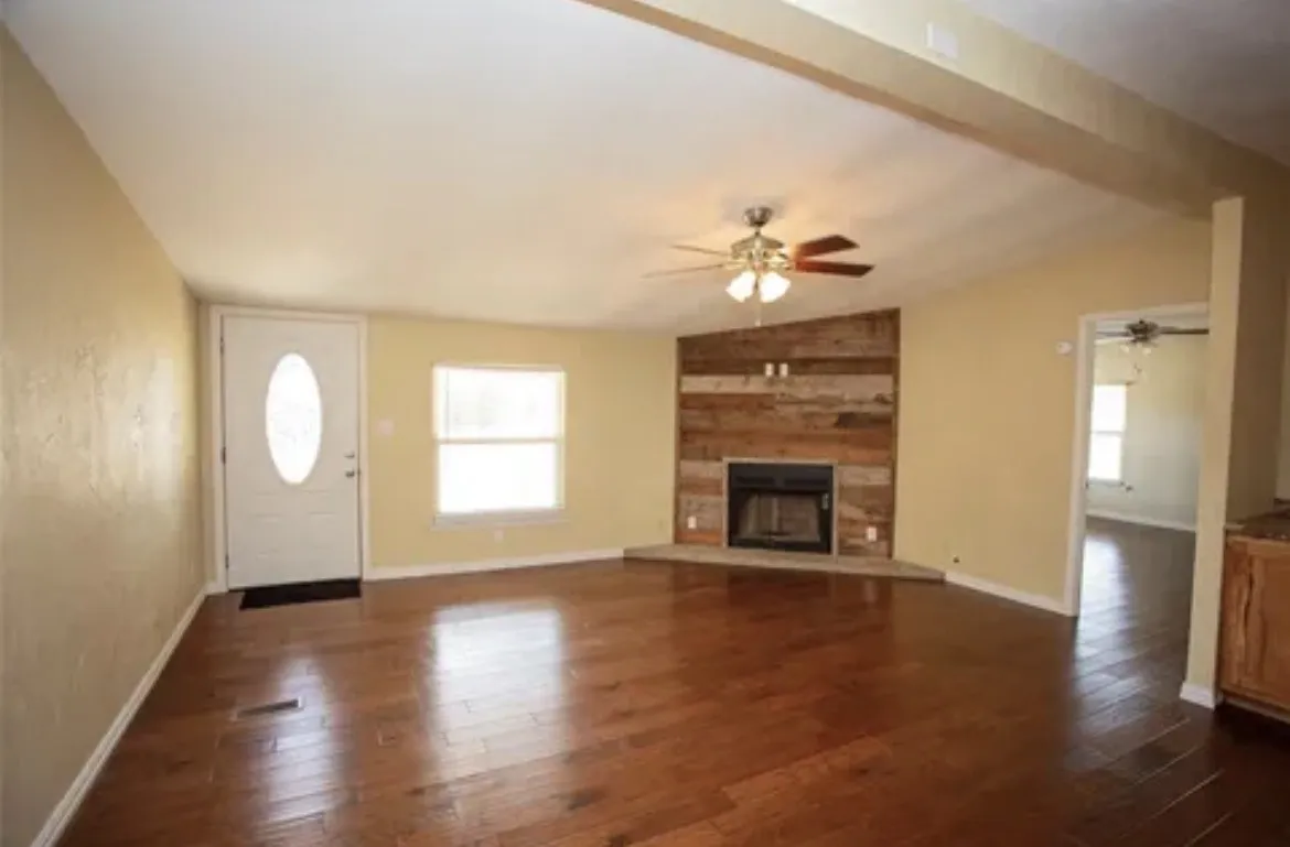 Mobile Home For Rent in Palo Pinto County , 128 Burkhalter Street, Graford, Texas 76449, 4 Bedroom, 2 Bathroom, Garage spaces, 1,566 Sqft, built in 1996, mls#21342761, Real Estate Agent in Graford, Homes For Rent in Palo Pinto county, Homes For Rent in Graford, Realtor in Graford Texas, Real Estate Brokerage Independent Realty Texas, Luminita Cordes Realtor