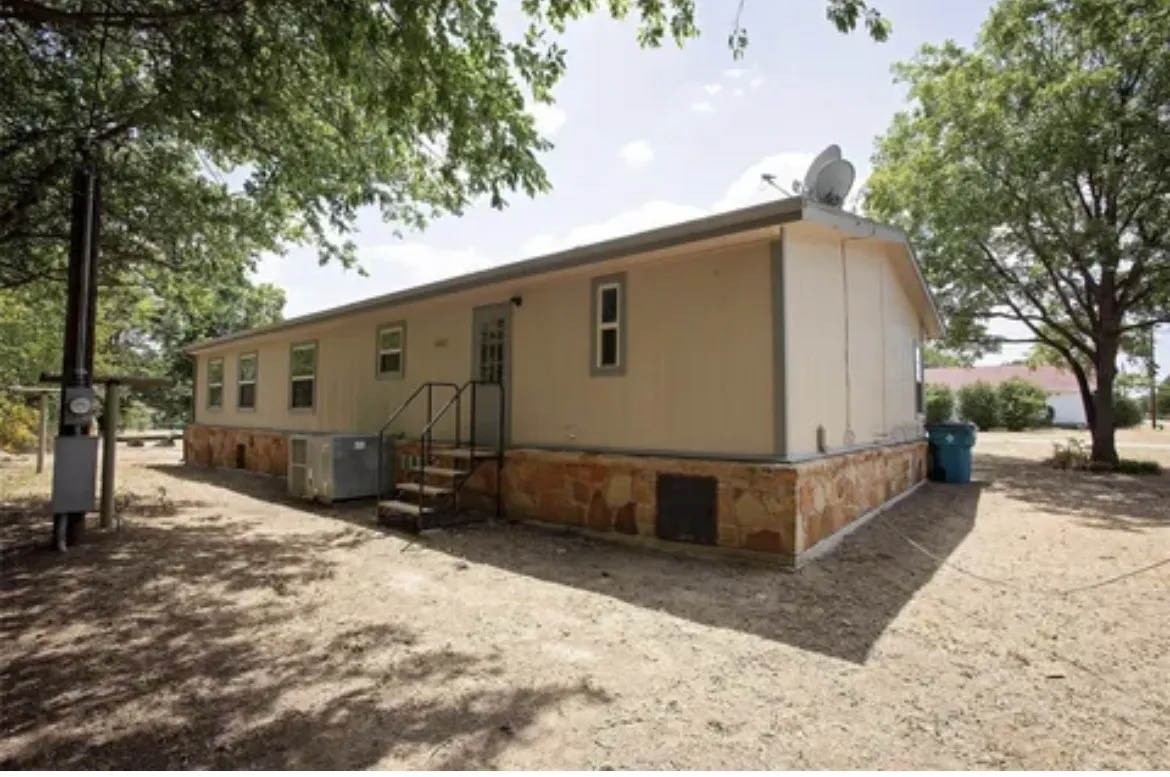 Mobile Home For Rent in Palo Pinto County , 128 Burkhalter Street, Graford, Texas 76449, 4 Bedroom, 2 Bathroom, Garage spaces, 1,566 Sqft, built in 1996, mls#21342761, Real Estate Agent in Graford, Homes For Rent in Palo Pinto county, Homes For Rent in Graford, Realtor in Graford Texas, Real Estate Brokerage Independent Realty Texas, Luminita Cordes Realtor