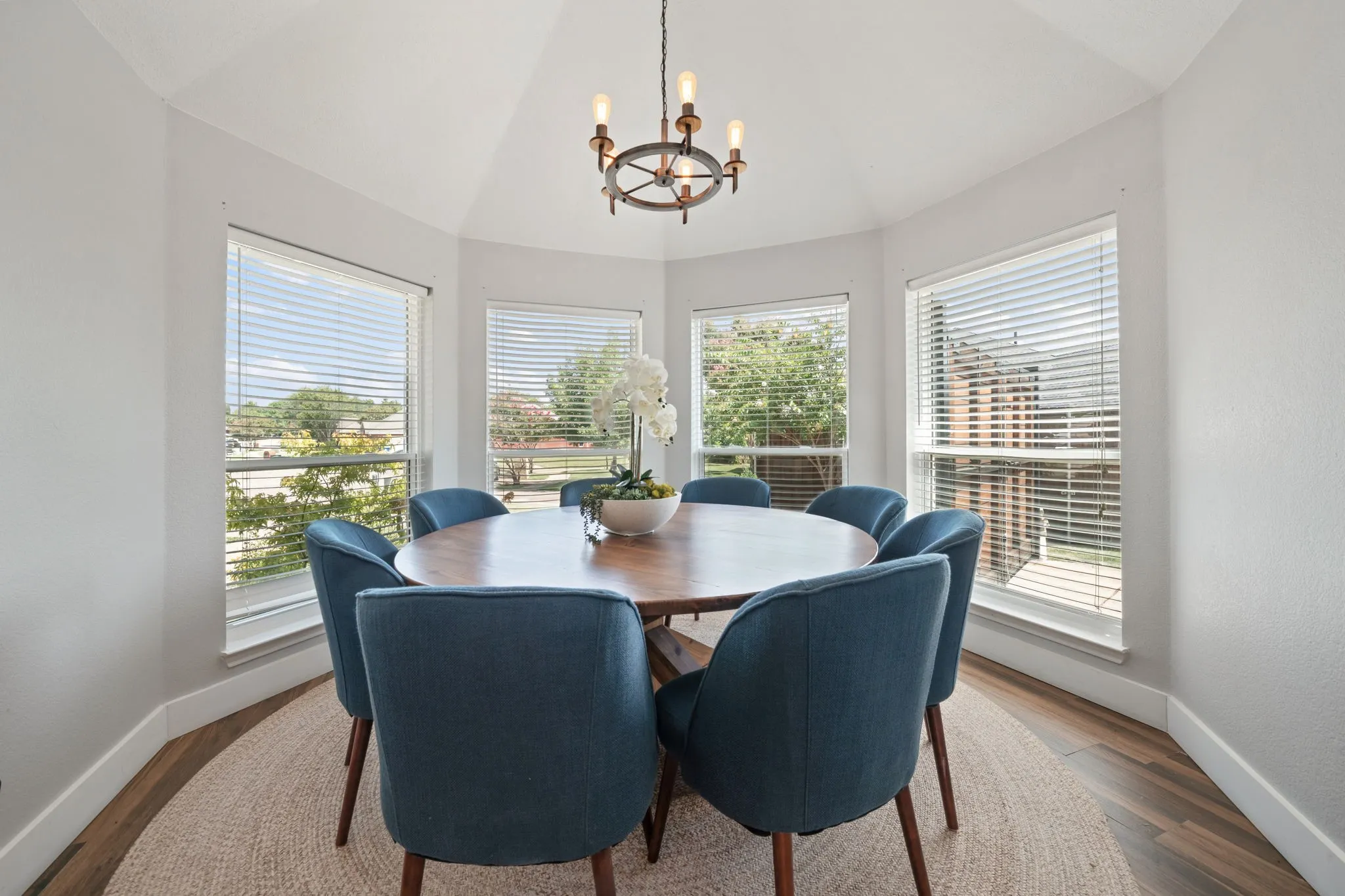 Single Family Residence For Rent in Dallas County , 6402 Bluebonnet Drive, Rowlett, Texas 75089, 3 Bedroom, 3 Bathroom, 2 Garage spaces, 2,181 Sqft, built in 2001, mls#21346728, Real Estate Agent in Rowlett, Homes For Rent in Dallas county, Homes For Rent in Rowlett, Realtor in Rowlett Texas, Real Estate Brokerage Independent Realty Texas, Luminita Cordes Realtor