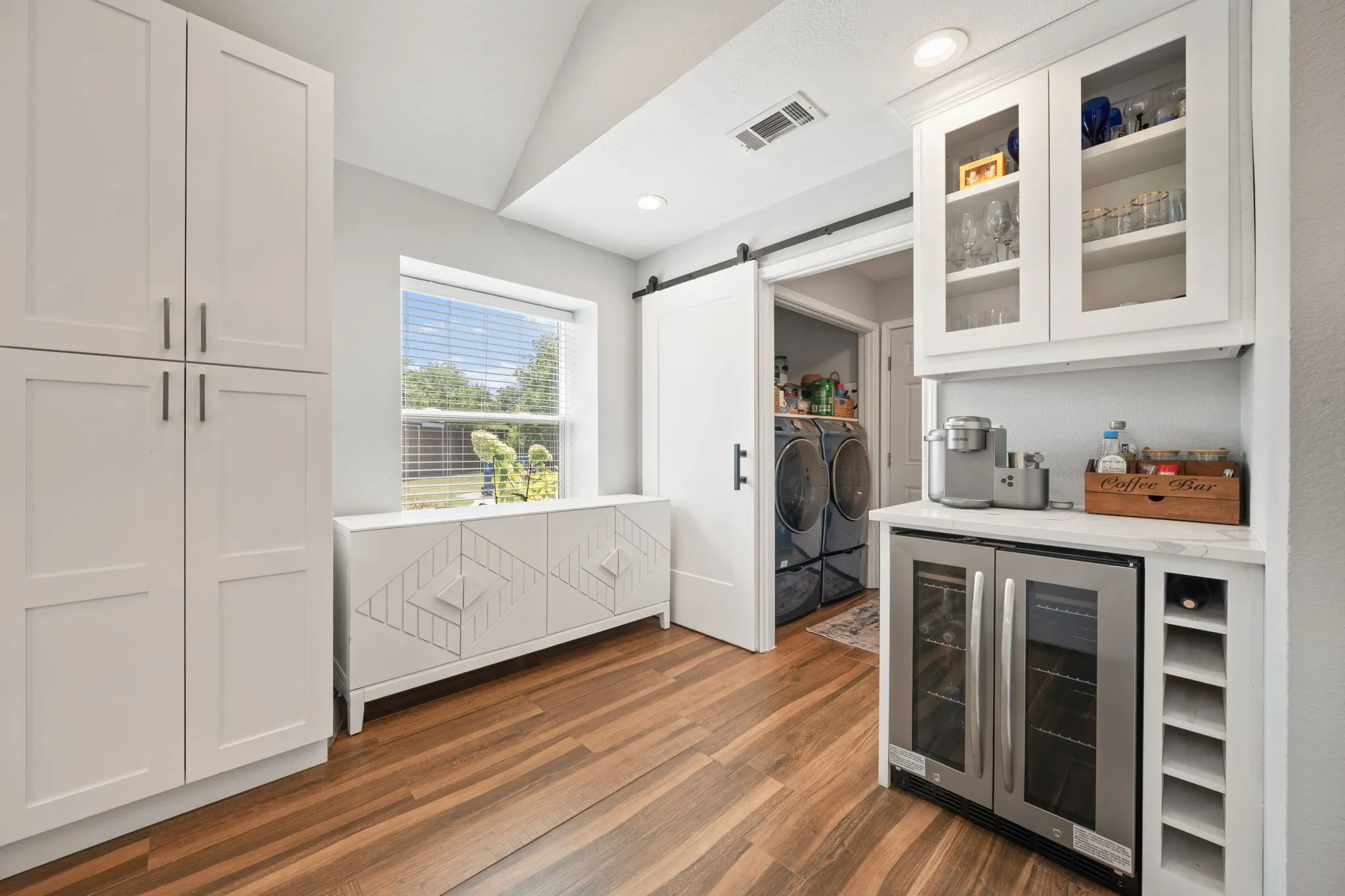 Single Family Residence For Rent in Dallas County , 6402 Bluebonnet Drive, Rowlett, Texas 75089, 3 Bedroom, 3 Bathroom, 2 Garage spaces, 2,181 Sqft, built in 2001, mls#21346728, Real Estate Agent in Rowlett, Homes For Rent in Dallas county, Homes For Rent in Rowlett, Realtor in Rowlett Texas, Real Estate Brokerage Independent Realty Texas, Luminita Cordes Realtor