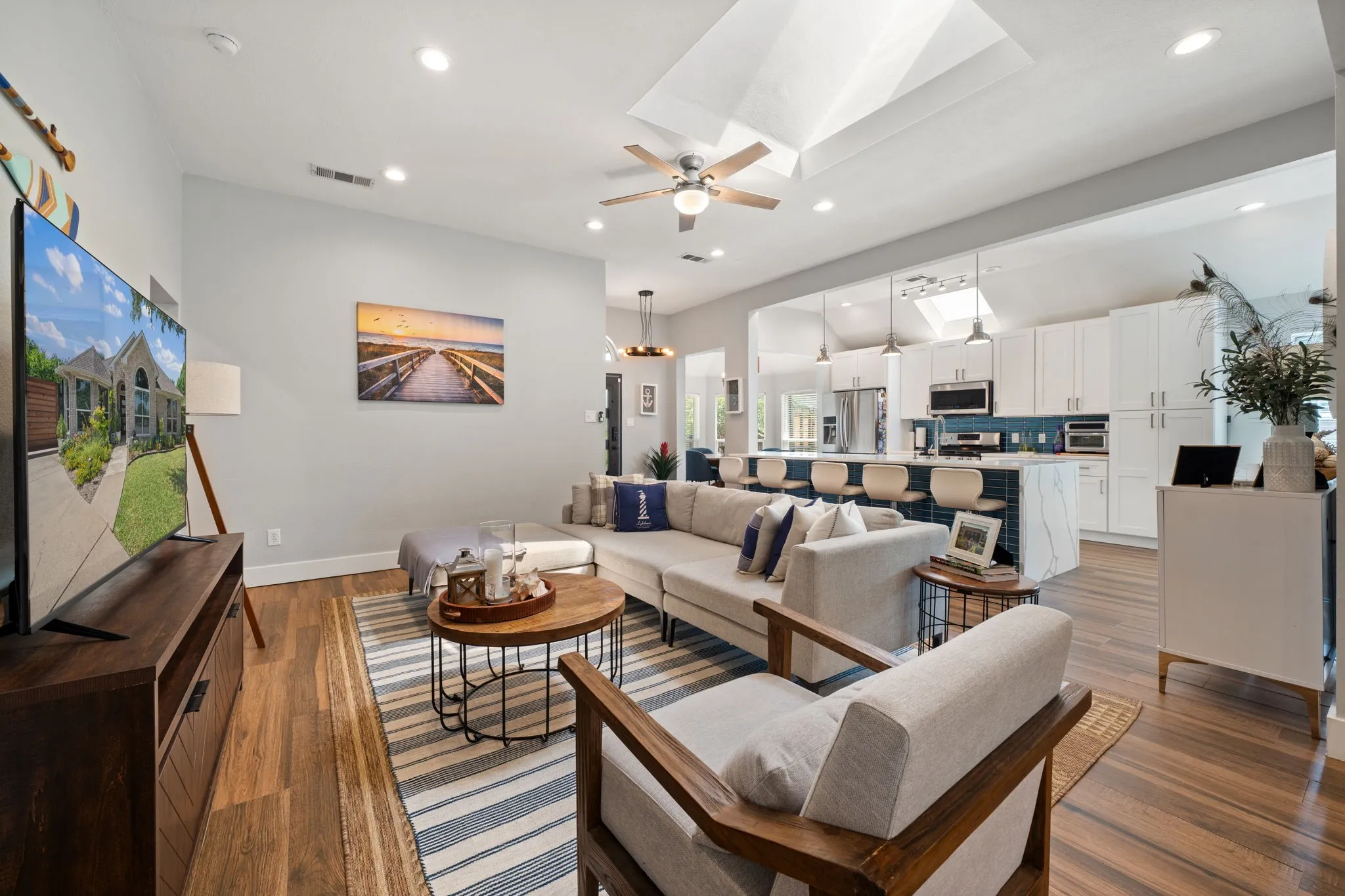 Single Family Residence For Rent in Dallas County , 6402 Bluebonnet Drive, Rowlett, Texas 75089, 3 Bedroom, 3 Bathroom, 2 Garage spaces, 2,181 Sqft, built in 2001, mls#21346728, Real Estate Agent in Rowlett, Homes For Rent in Dallas county, Homes For Rent in Rowlett, Realtor in Rowlett Texas, Real Estate Brokerage Independent Realty Texas, Luminita Cordes Realtor