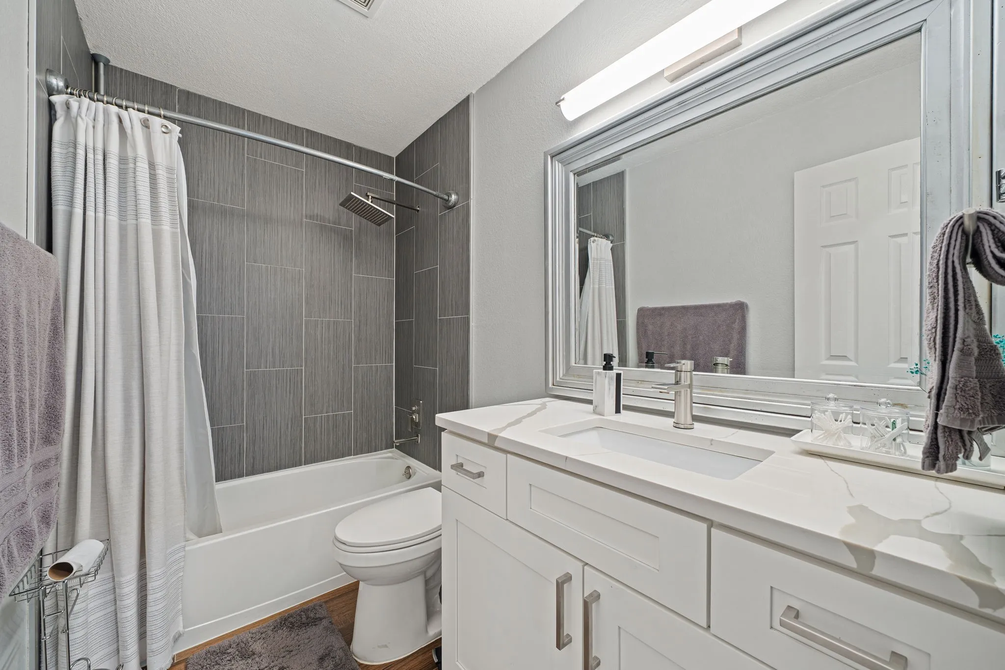 Single Family Residence For Rent in Dallas County , 6402 Bluebonnet Drive, Rowlett, Texas 75089, 3 Bedroom, 3 Bathroom, 2 Garage spaces, 2,181 Sqft, built in 2001, mls#21346728, Real Estate Agent in Rowlett, Homes For Rent in Dallas county, Homes For Rent in Rowlett, Realtor in Rowlett Texas, Real Estate Brokerage Independent Realty Texas, Luminita Cordes Realtor