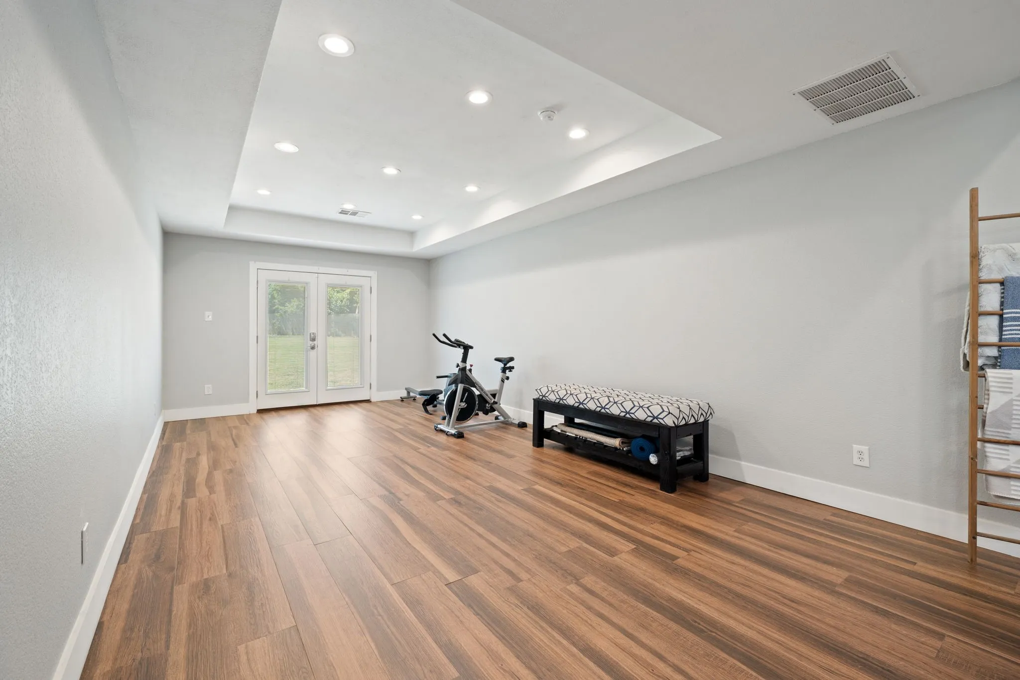 Single Family Residence For Rent in Dallas County , 6402 Bluebonnet Drive, Rowlett, Texas 75089, 3 Bedroom, 3 Bathroom, 2 Garage spaces, 2,181 Sqft, built in 2001, mls#21346728, Real Estate Agent in Rowlett, Homes For Rent in Dallas county, Homes For Rent in Rowlett, Realtor in Rowlett Texas, Real Estate Brokerage Independent Realty Texas, Luminita Cordes Realtor