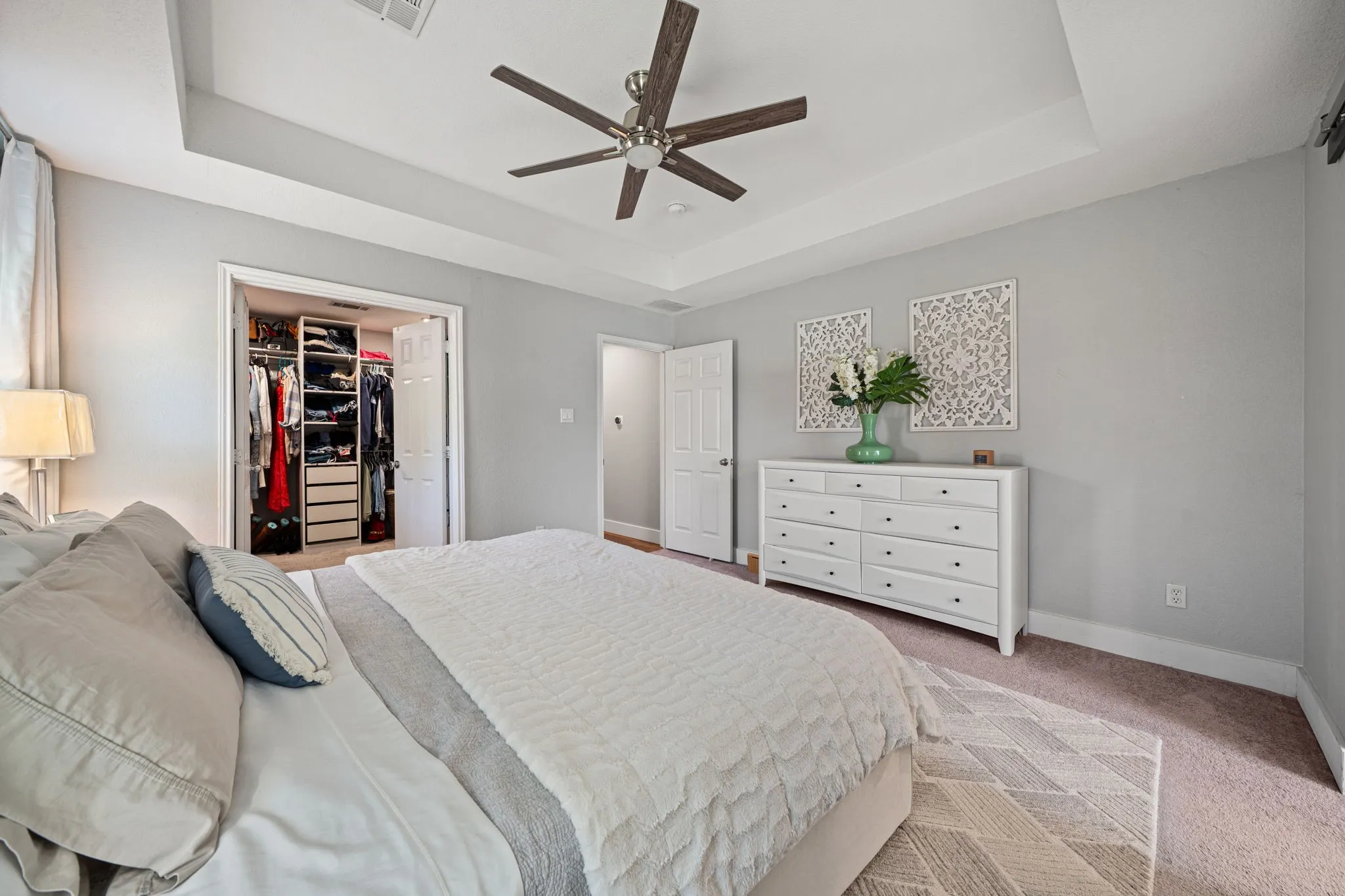 Single Family Residence For Rent in Dallas County , 6402 Bluebonnet Drive, Rowlett, Texas 75089, 3 Bedroom, 3 Bathroom, 2 Garage spaces, 2,181 Sqft, built in 2001, mls#21346728, Real Estate Agent in Rowlett, Homes For Rent in Dallas county, Homes For Rent in Rowlett, Realtor in Rowlett Texas, Real Estate Brokerage Independent Realty Texas, Luminita Cordes Realtor