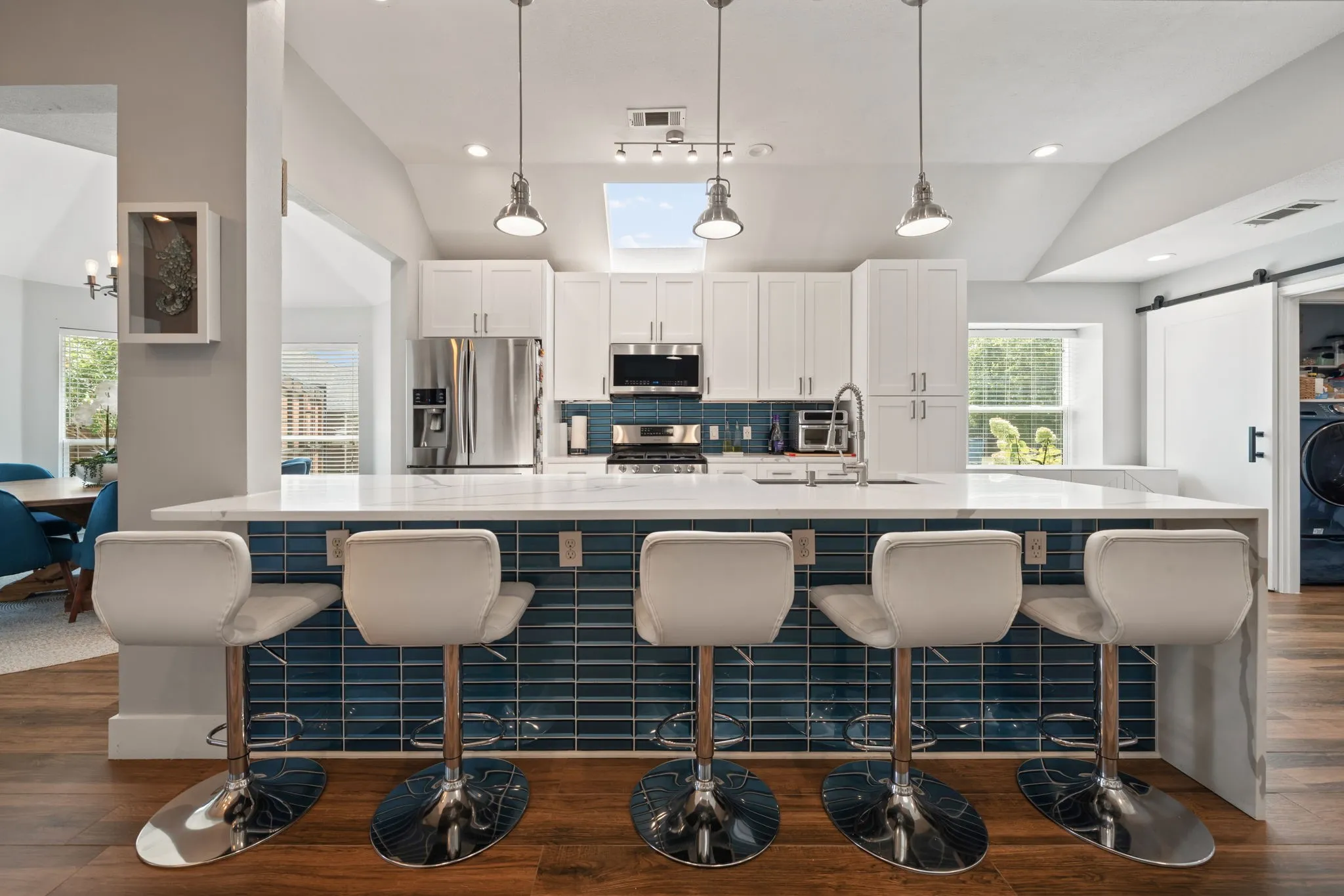 Single Family Residence For Rent in Dallas County , 6402 Bluebonnet Drive, Rowlett, Texas 75089, 3 Bedroom, 3 Bathroom, 2 Garage spaces, 2,181 Sqft, built in 2001, mls#21346728, Real Estate Agent in Rowlett, Homes For Rent in Dallas county, Homes For Rent in Rowlett, Realtor in Rowlett Texas, Real Estate Brokerage Independent Realty Texas, Luminita Cordes Realtor