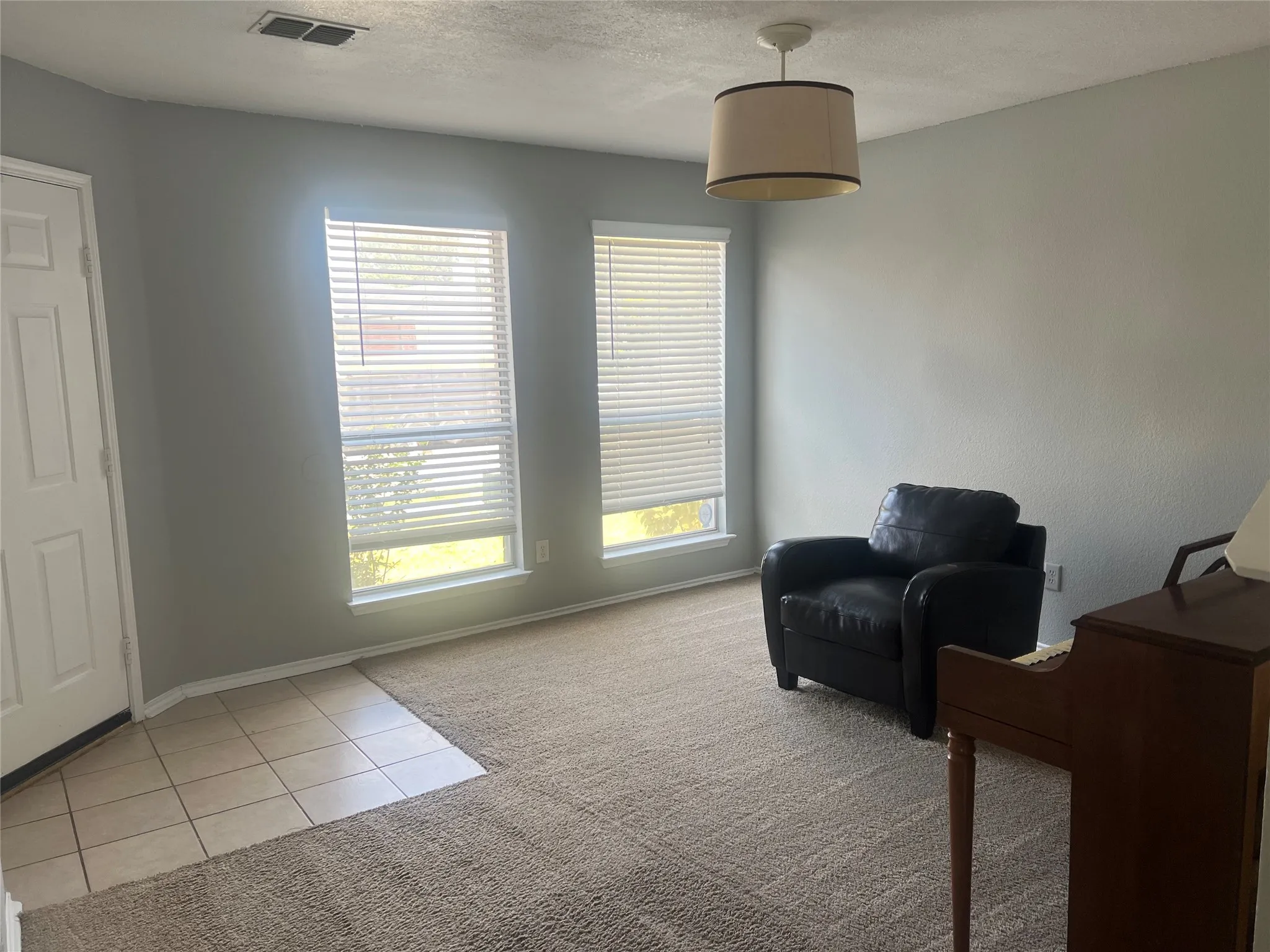 Single Family Residence For Rent in Denton County , 1538 Thornhill Lane, Little Elm, Texas 75068, 4 Bedrooms, 3 Bathrooms, 2 Garage spaces, 2,359 Sqft, built in 2002, Price $2,680, mls#21346733, Real Estate Agent in Little Elm, Homes For Rent in Denton county, Homes For Rent in Little Elm, Realtor in Little Elm Texas, Real Estate Brokerage Independent Realty Texas, Luminita Cordes Realtor