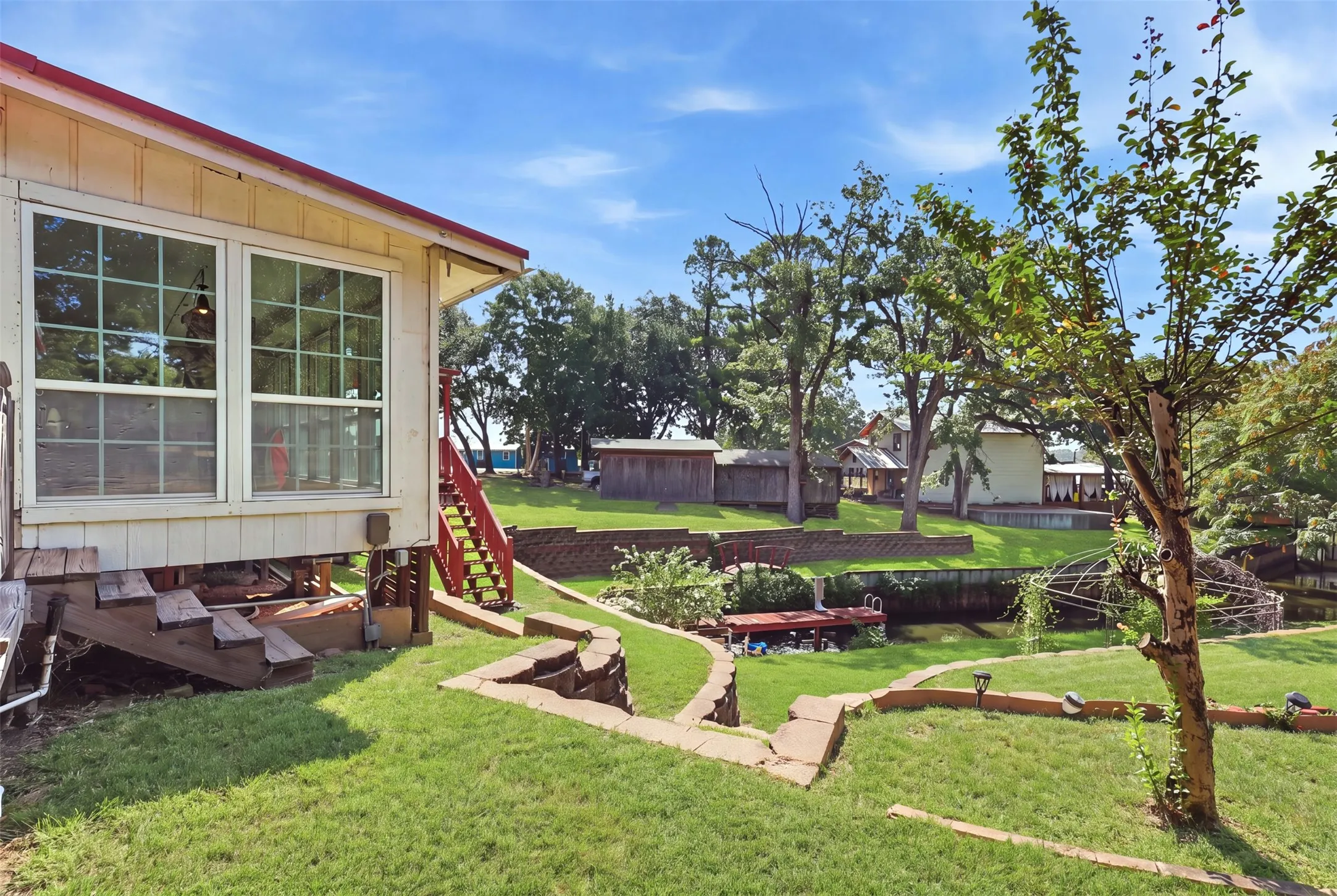 Single Family Residence For Sale in Henderson County , 1913 Austin Aisle, Tool, Texas 75143, 3 Bedroom, 3 Bathroom, Garage spaces, 1,932 Sqft, built in 1971, mls#21344340, Real Estate Agent in Tool, Homes For Sale in Henderson county, Homes For Sale in Tool, Realtor in Tool Texas, Real Estate Brokerage Independent Realty Texas, Luminita Cordes Realtor
