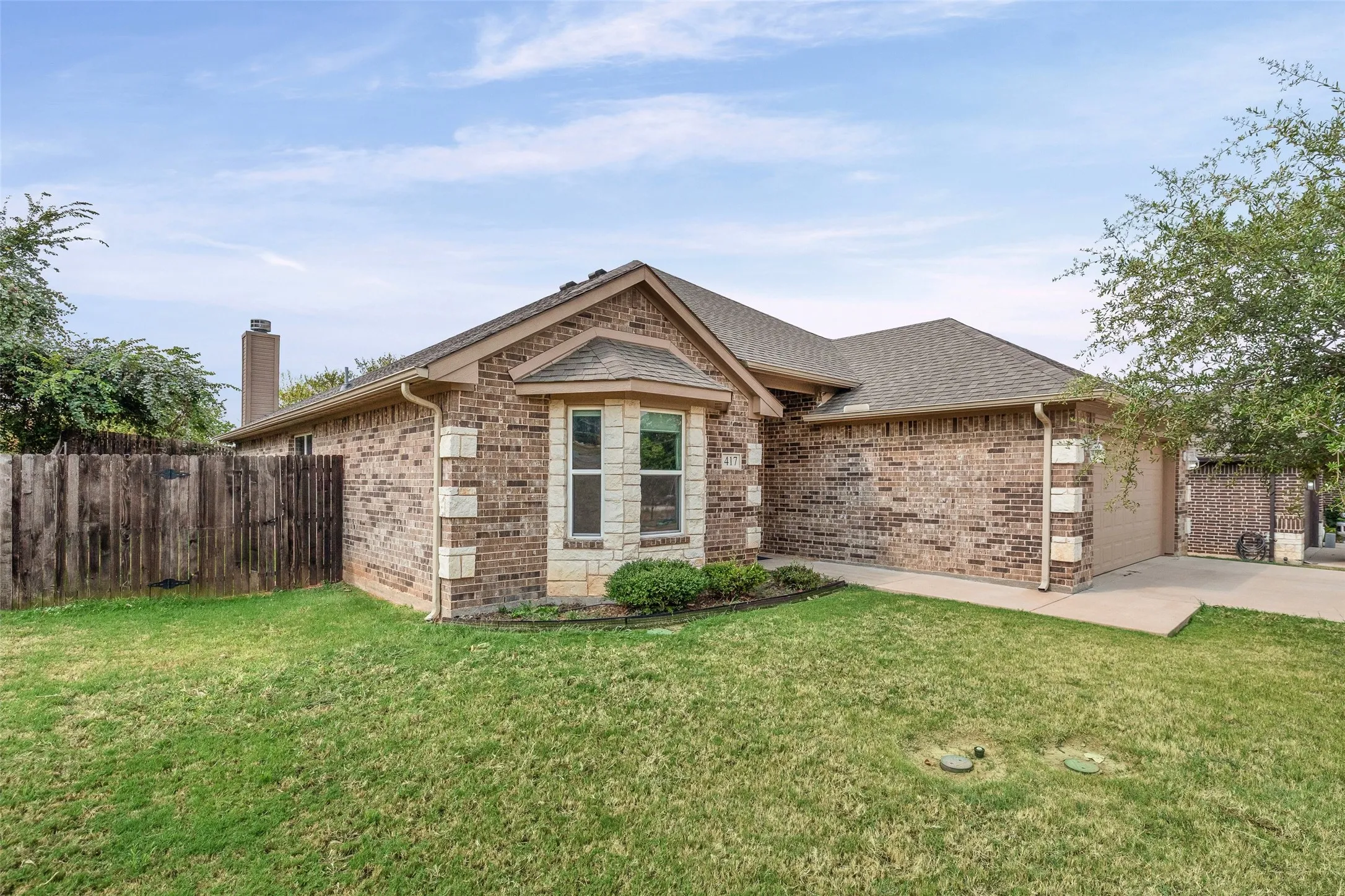 Single Family Residence For Sale in Parker County , 417 W 7th Street, Weatherford, Texas 76086, 3 Bedroom, 2 Bathroom, 2 Garage spaces, 1,807 Sqft, built in 2019, mls#21346449, Real Estate Agent in Weatherford, Homes For Sale in Parker county, Homes For Sale in Weatherford, Realtor in Weatherford Texas, Real Estate Brokerage Independent Realty Texas, Luminita Cordes Realtor
