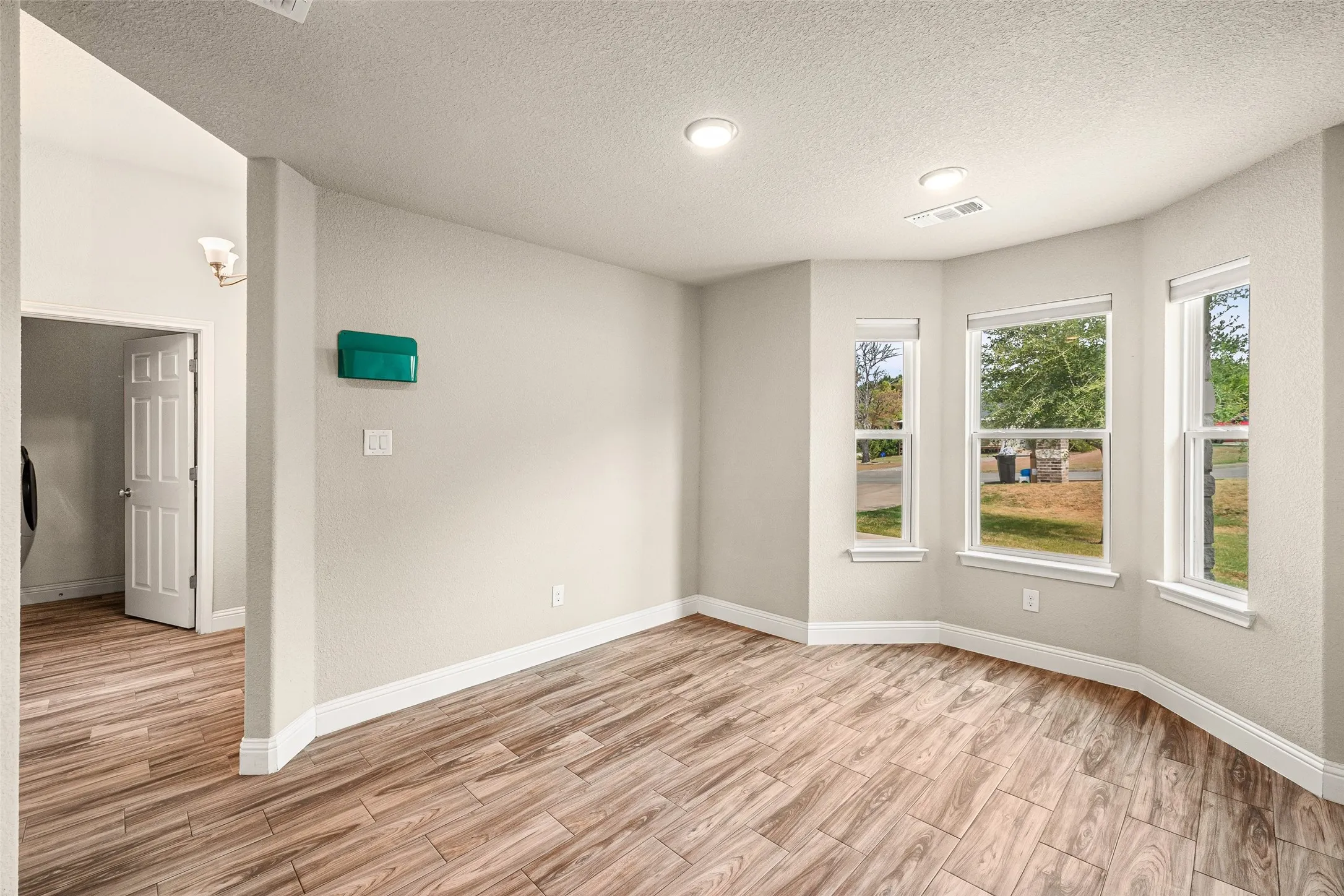 Single Family Residence For Sale in Parker County , 417 W 7th Street, Weatherford, Texas 76086, 3 Bedroom, 2 Bathroom, 2 Garage spaces, 1,807 Sqft, built in 2019, mls#21346449, Real Estate Agent in Weatherford, Homes For Sale in Parker county, Homes For Sale in Weatherford, Realtor in Weatherford Texas, Real Estate Brokerage Independent Realty Texas, Luminita Cordes Realtor