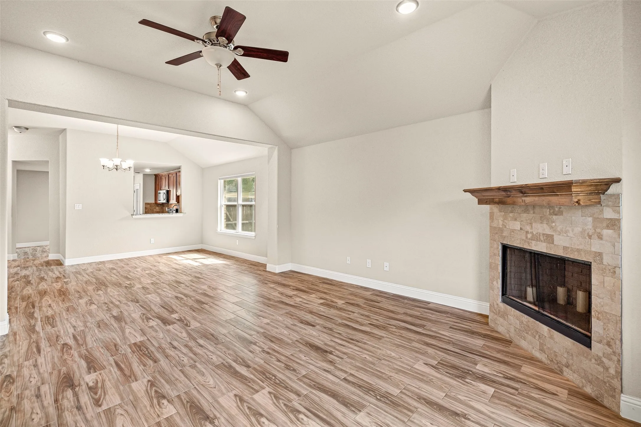 Single Family Residence For Sale in Parker County , 417 W 7th Street, Weatherford, Texas 76086, 3 Bedroom, 2 Bathroom, 2 Garage spaces, 1,807 Sqft, built in 2019, mls#21346449, Real Estate Agent in Weatherford, Homes For Sale in Parker county, Homes For Sale in Weatherford, Realtor in Weatherford Texas, Real Estate Brokerage Independent Realty Texas, Luminita Cordes Realtor