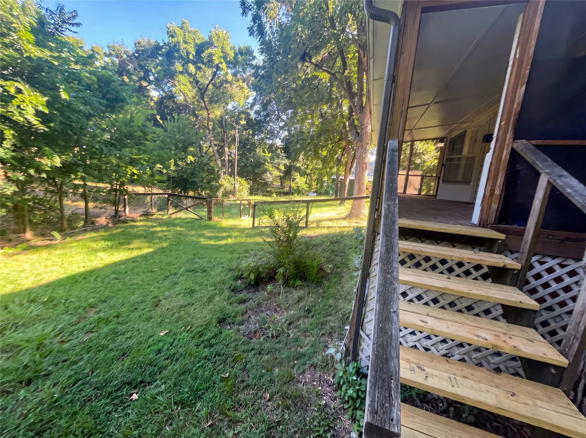 Single Family Residence For Sale in Rains County , 120 Rs County Road 1623, Lone Oak, Texas 75453, 3 Bedroom, 3 Bathroom, Garage spaces, 2,510 Sqft, built in 1995, mls#21346626, Real Estate Agent in Lone Oak, Homes For Sale in Rains county, Homes For Sale in Lone Oak, Realtor in Lone Oak Texas, Real Estate Brokerage Independent Realty Texas, Luminita Cordes Realtor