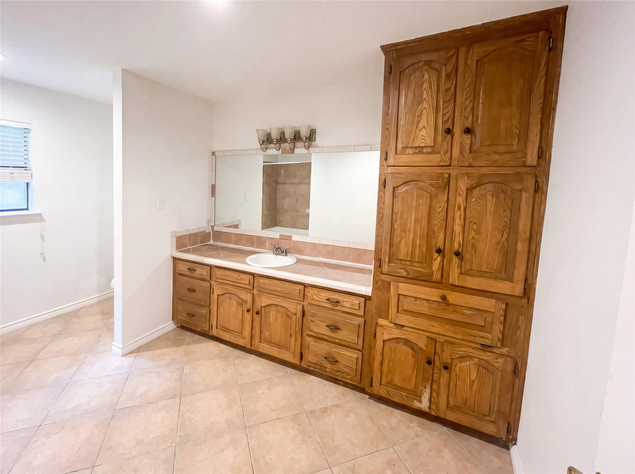 Single Family Residence For Sale in Rains County , 120 Rs County Road 1623, Lone Oak, Texas 75453, 3 Bedroom, 3 Bathroom, Garage spaces, 2,510 Sqft, built in 1995, mls#21346626, Real Estate Agent in Lone Oak, Homes For Sale in Rains county, Homes For Sale in Lone Oak, Realtor in Lone Oak Texas, Real Estate Brokerage Independent Realty Texas, Luminita Cordes Realtor