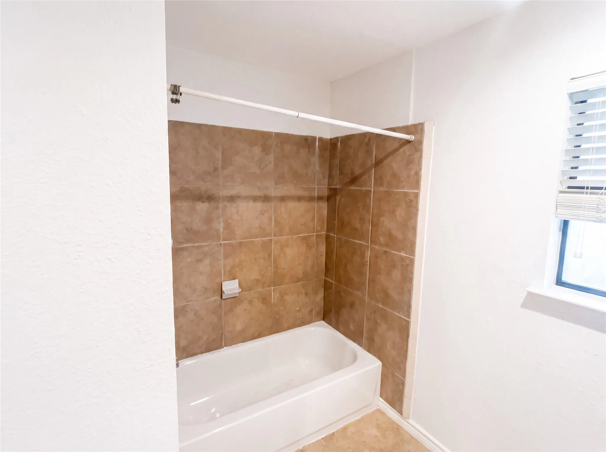 Single Family Residence For Sale in Rains County , 120 Rs County Road 1623, Lone Oak, Texas 75453, 3 Bedroom, 3 Bathroom, Garage spaces, 2,510 Sqft, built in 1995, mls#21346626, Real Estate Agent in Lone Oak, Homes For Sale in Rains county, Homes For Sale in Lone Oak, Realtor in Lone Oak Texas, Real Estate Brokerage Independent Realty Texas, Luminita Cordes Realtor