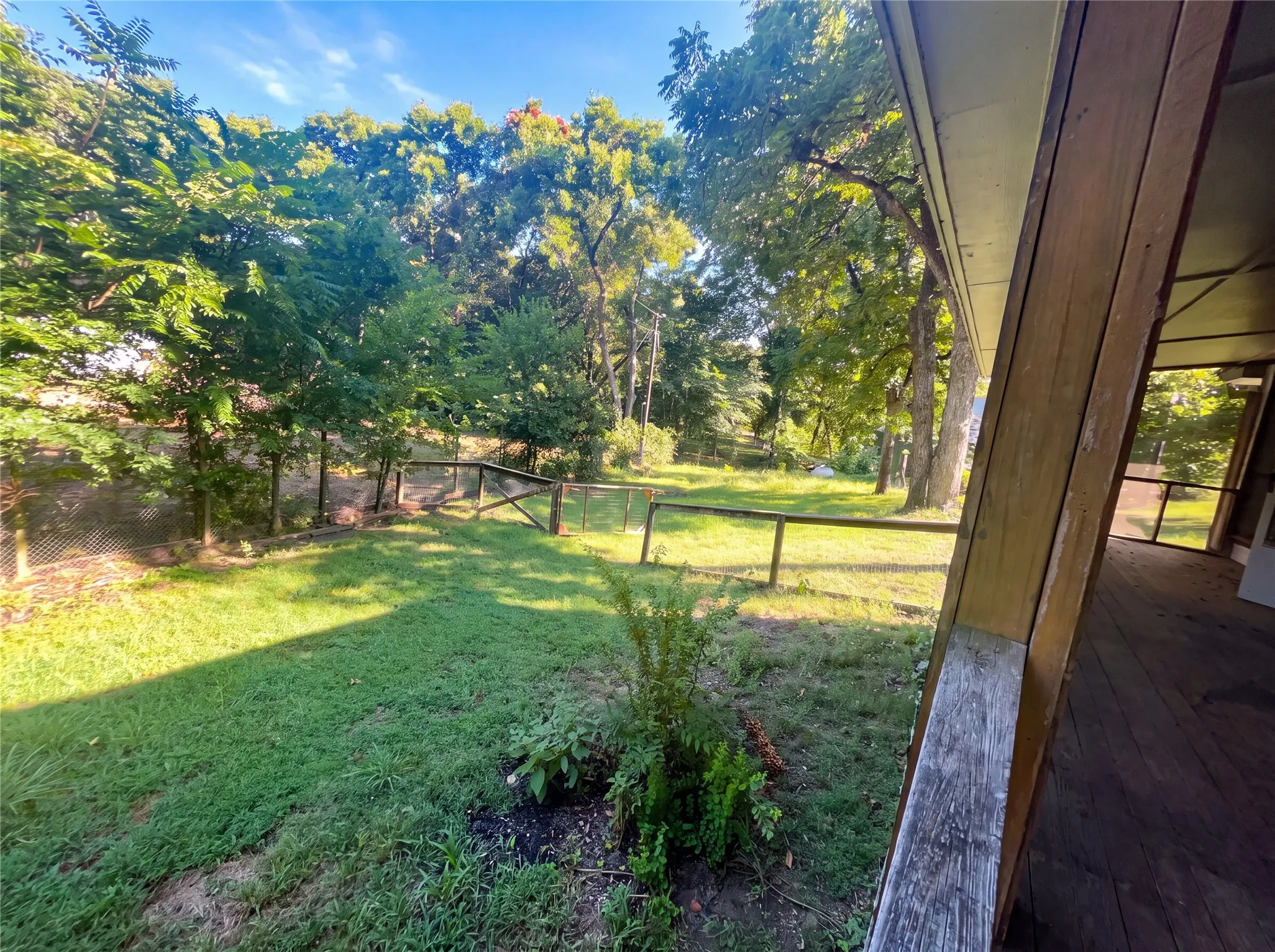Single Family Residence For Sale in Rains County , 120 Rs County Road 1623, Lone Oak, Texas 75453, 3 Bedroom, 3 Bathroom, Garage spaces, 2,510 Sqft, built in 1995, mls#21346626, Real Estate Agent in Lone Oak, Homes For Sale in Rains county, Homes For Sale in Lone Oak, Realtor in Lone Oak Texas, Real Estate Brokerage Independent Realty Texas, Luminita Cordes Realtor